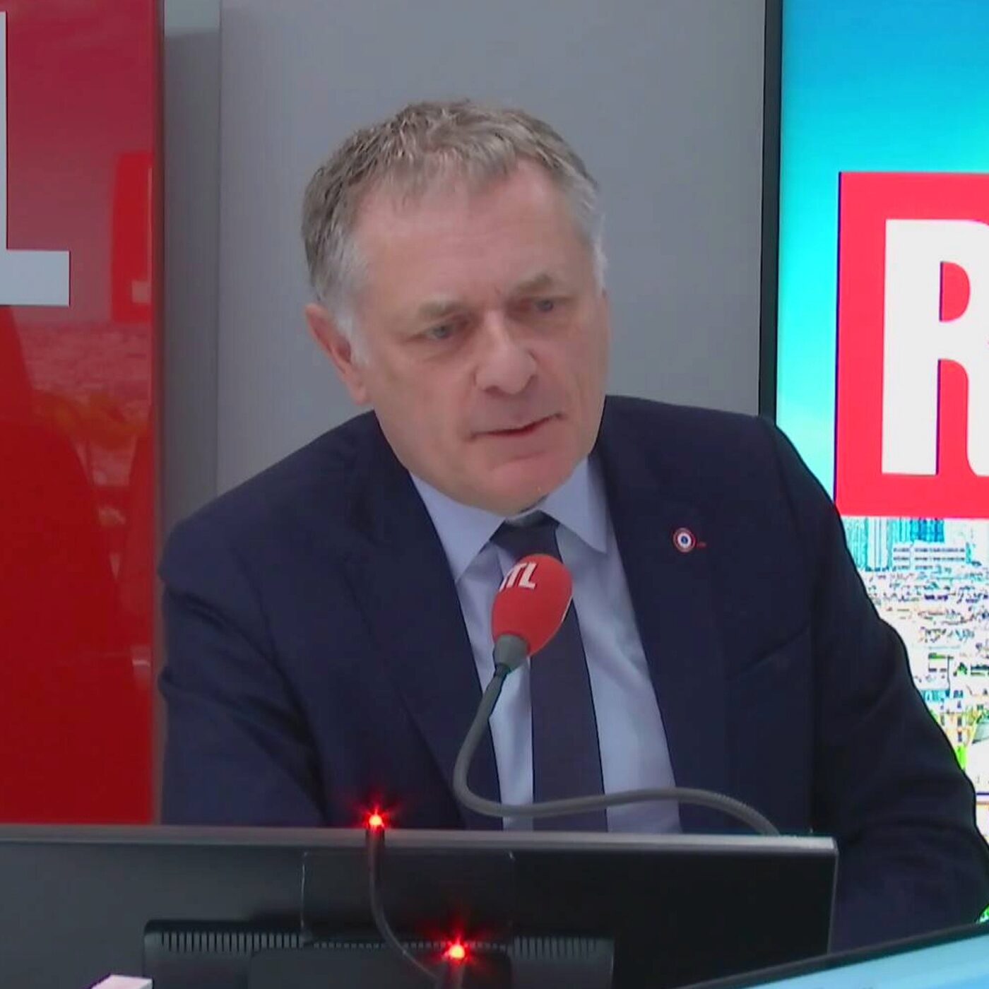 Philippe Juvin : "Ce n'était pas un grand soir de vœux" Philippe Juvin : "Ce n'était pas un grand soir de vœux"