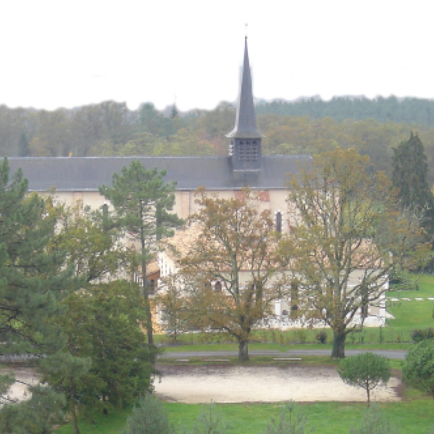 La prière des cisterciennes d'Echourgnac en Dordogne La prière des cisterciennes d'Echourgnac en Dordogne