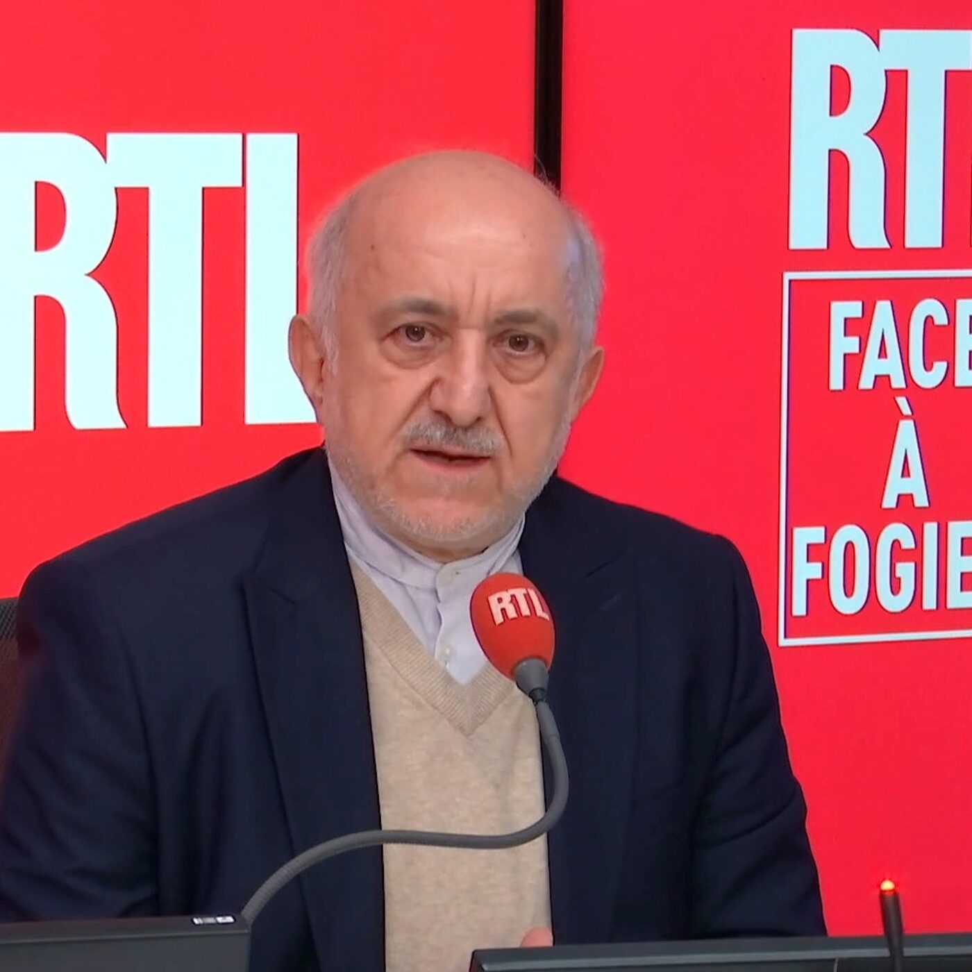 Mohammad Amin-Nejad, ambassadeur d'Iran en France accuse les États-Unis et Israël de "manipuler" les manifestants episode artwork