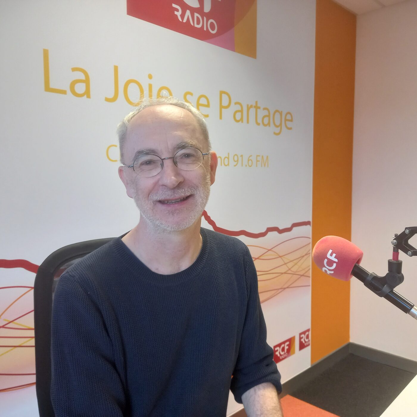 "C'est bien rendu dans le film" : découvrez le témoignage de Guillaume Rouland, bénévole de l'association Seuil dont s'inspire le film "Compostelle" avec Alexandra Lamy episode artwork
