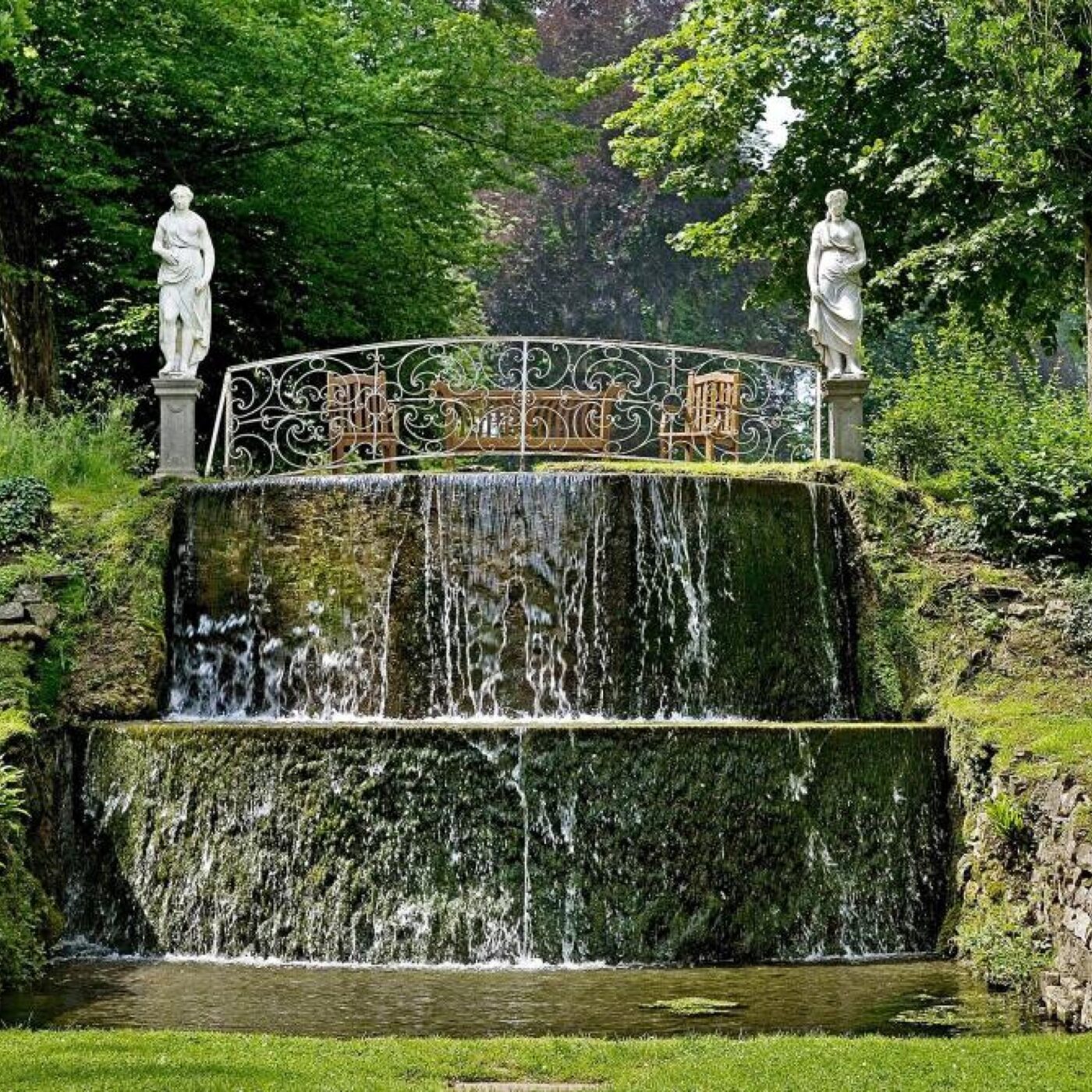 Les jardins d'Annevoie et le Siroteur episode artwork