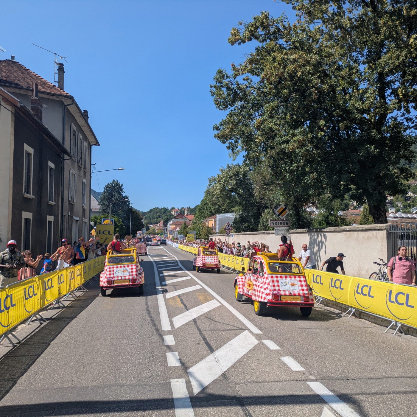Le Tour de France, a travers les oreilles des caravaniers episode artwork