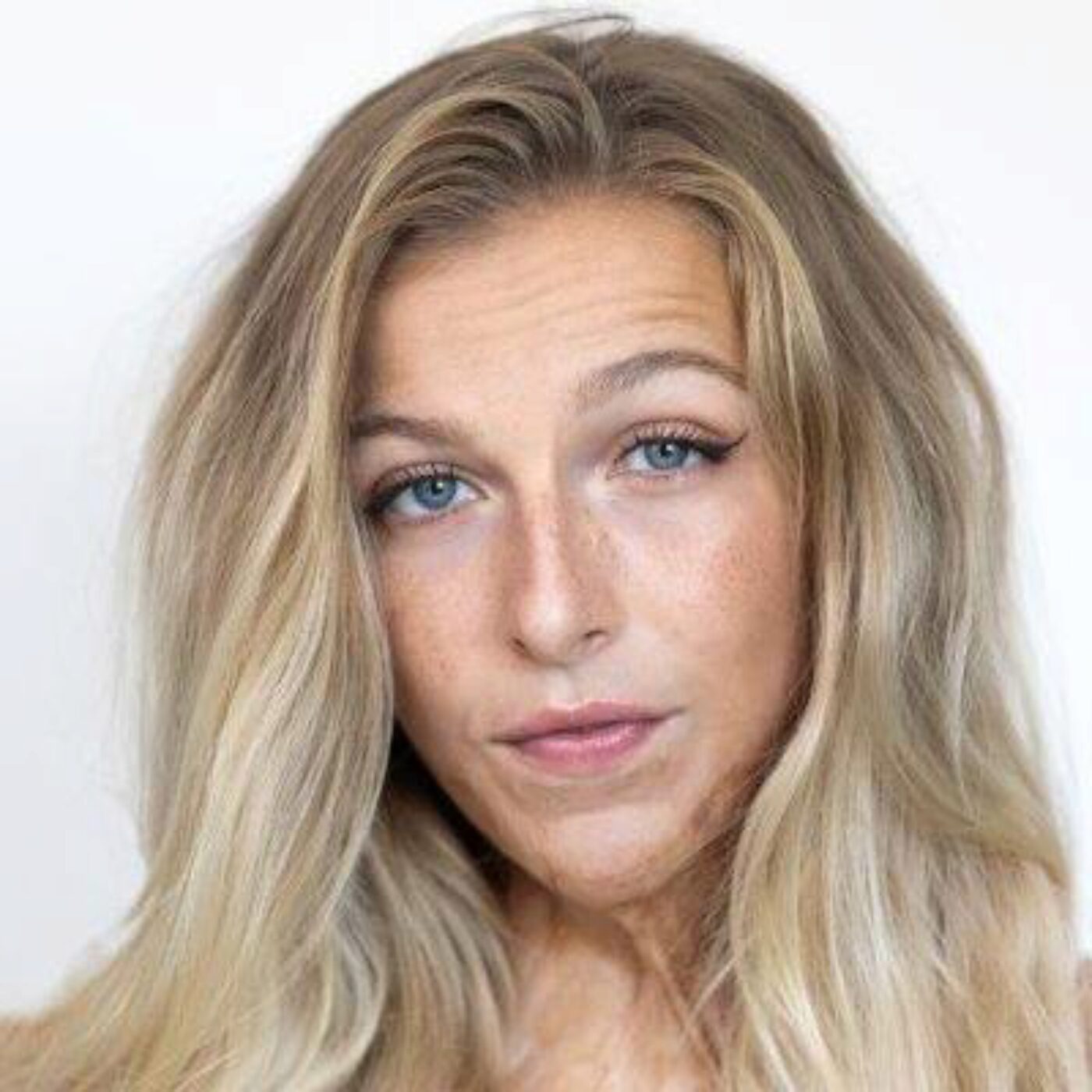 L'invitée de La Matinale - Julie Bourges, créatrice de contenu et grande brûlée