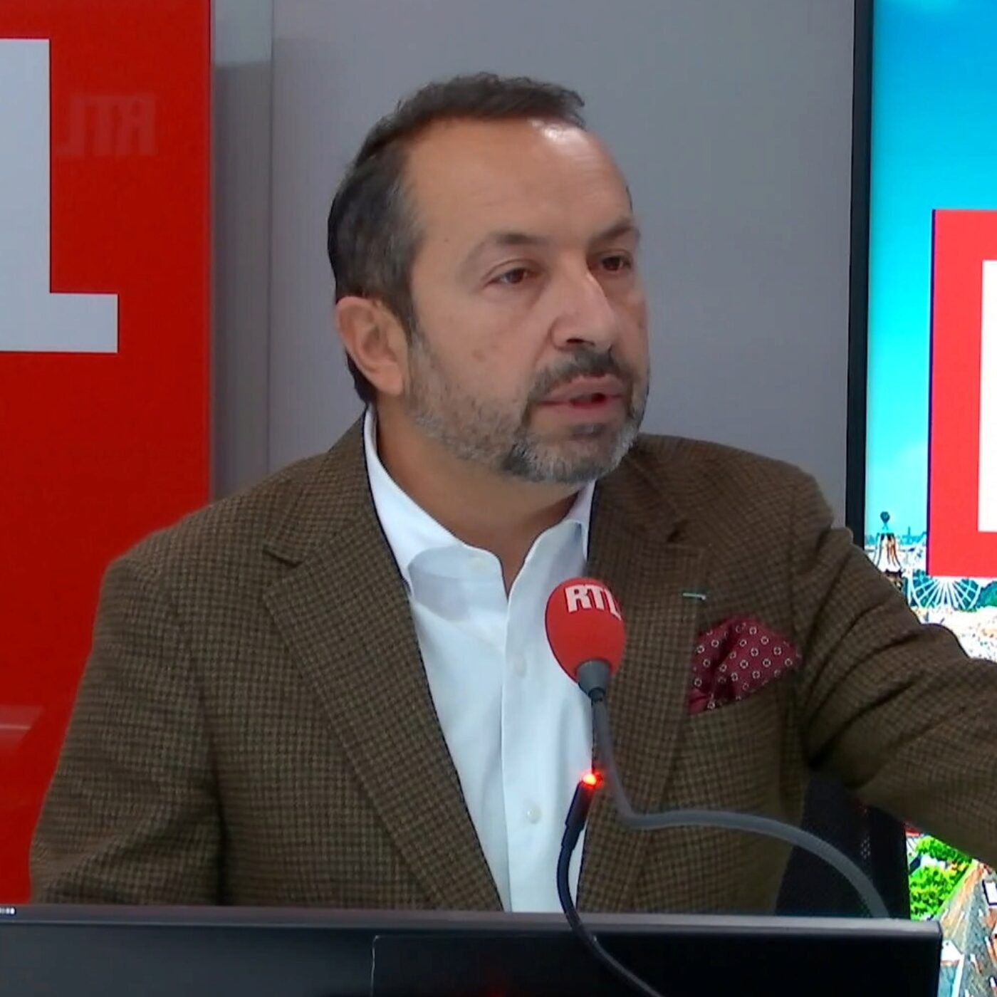 Sébastien Chenu : la directrice du musée du Louvre doit "nous éclairer sur ses choix d'investissement"