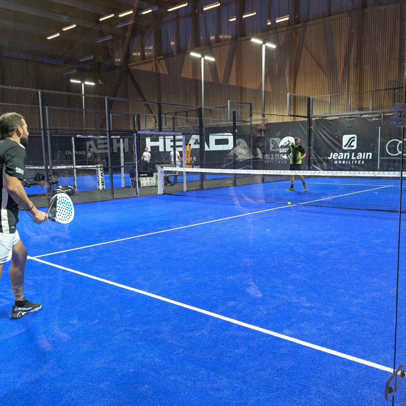 Entre modernité et convivialité le Grenoble Tennis Padel nous ouvre ses portes episode artwork