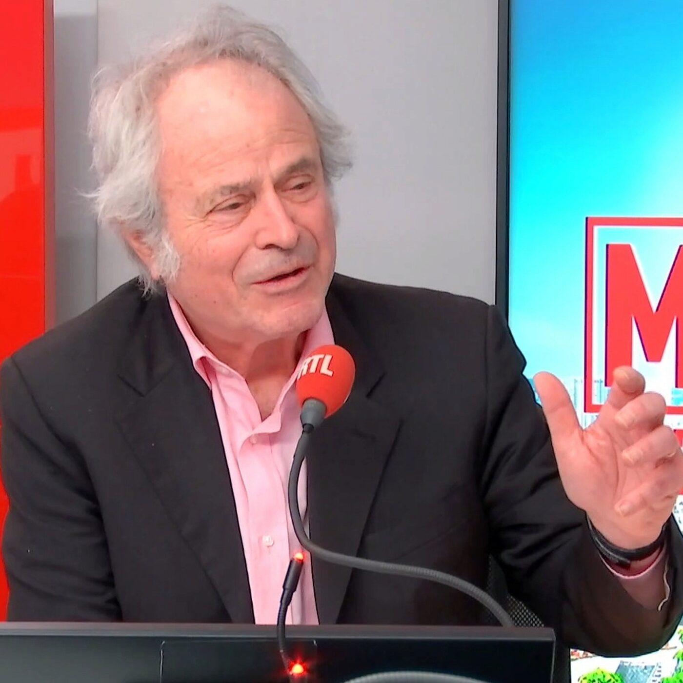 Une candidature "sobre" et "sans envolées lyriques" : pour Franz-Olivier Giesbert, Bruno Retailleau est "l'anti Macron" Une candidature "sobre" et "sans envolées lyriques" : pour Franz-Olivier Giesbert, Bruno Retailleau est "l'anti Macron"