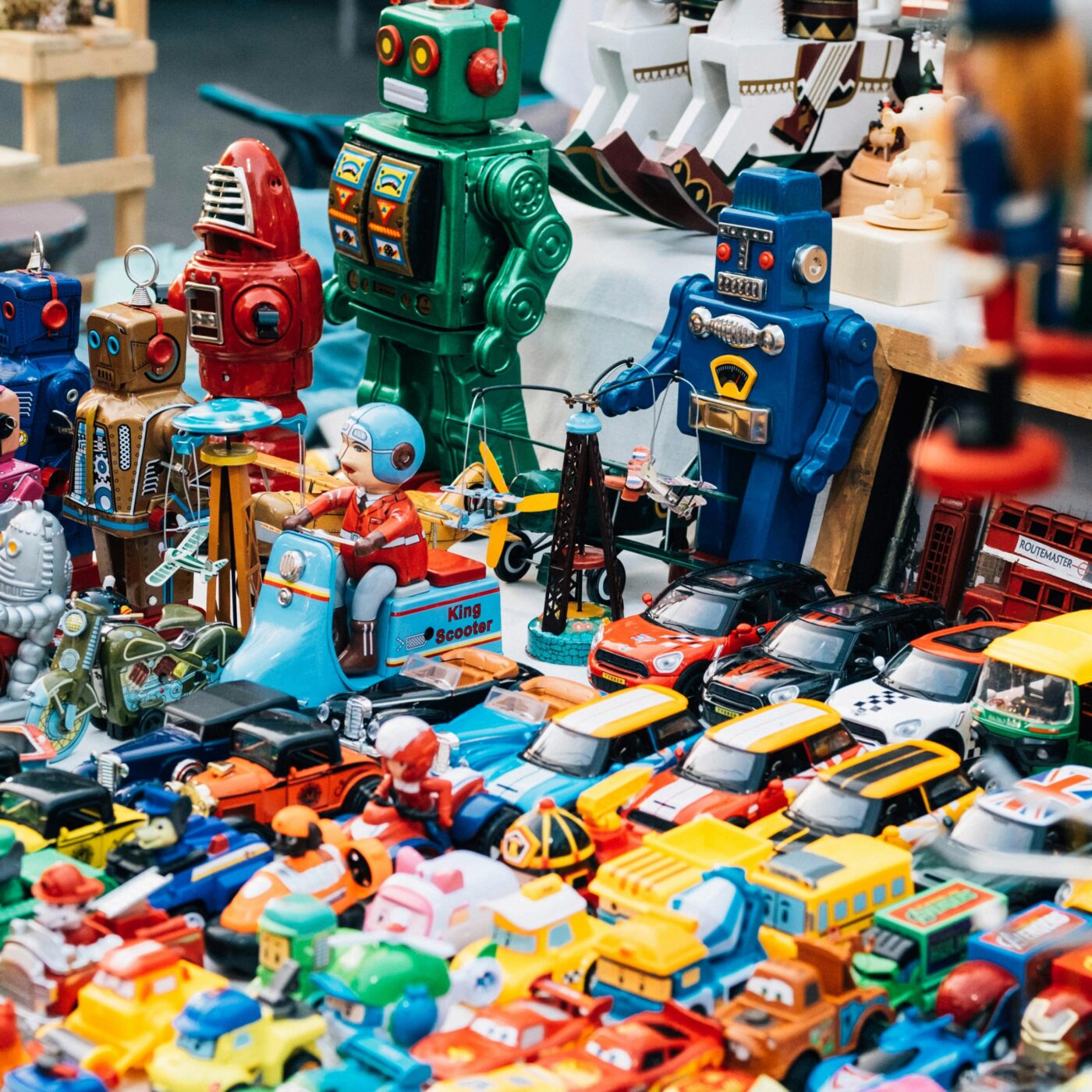 Face au gaspillage de jouets, la Métropole de Tours lance une collecte episode artwork