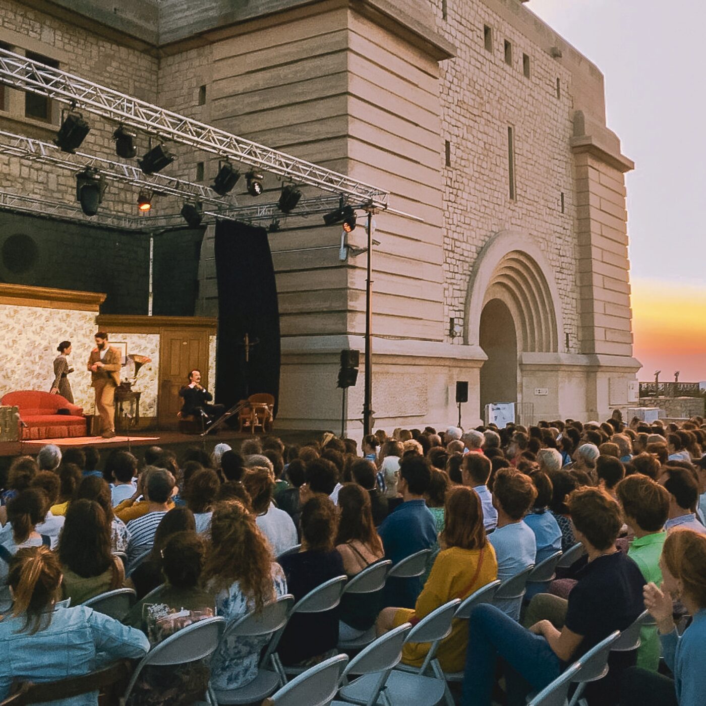 Théâtre et couché de soleil : le festival "À la Bonne Mère" revient à Marseille episode artwork
