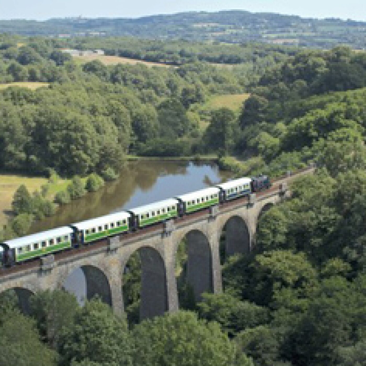 Le bocage vendéen vu d'un train à vapeur d'autrefois episode artwork