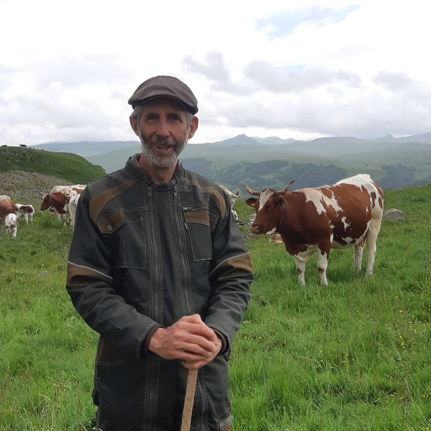 Père François Cassingena-Trevédy, un prêtre paysan au coeur de la vie du Cantal episode artwork