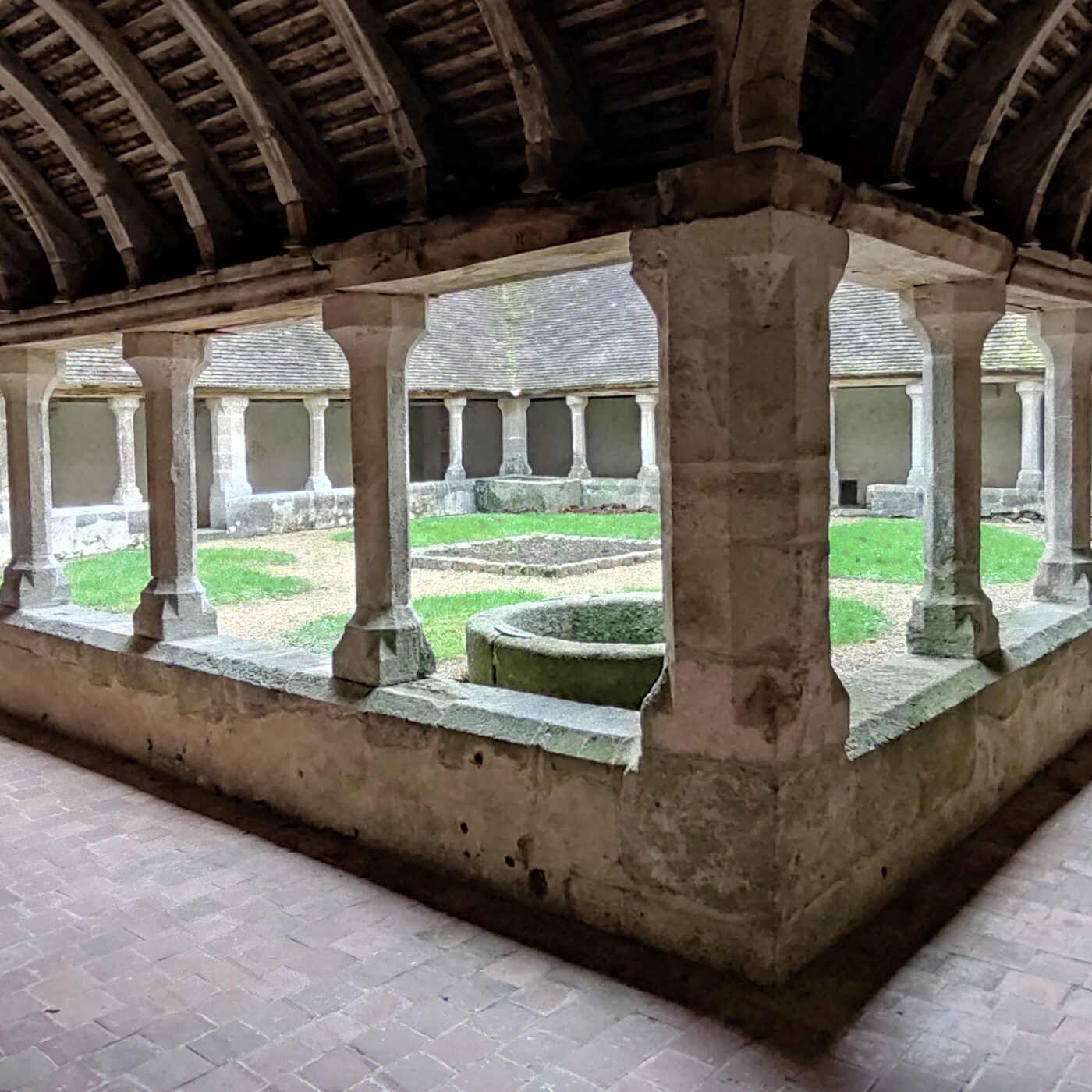 Le Cloître de Marguerite de Lorraine : Un trésor méconnu de Normandie episode artwork