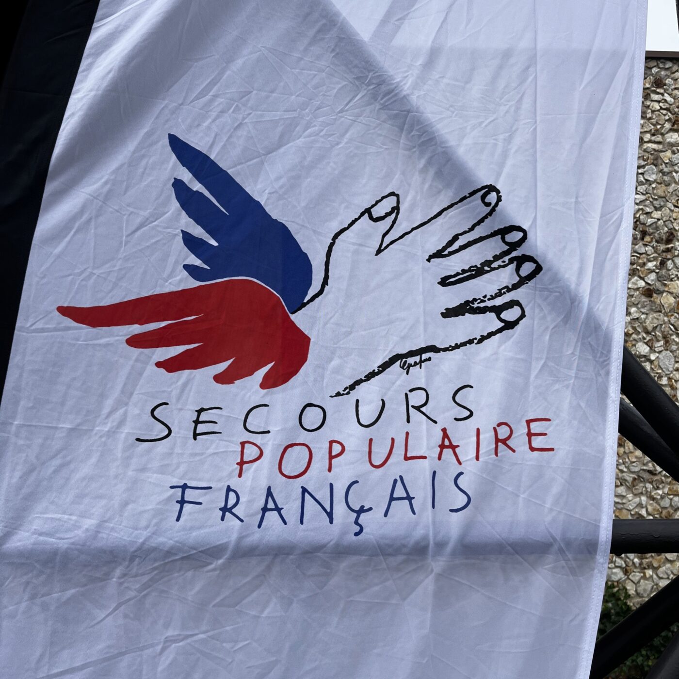 80 bougies soufflées pour le Secours Populaire Français episode artwork
