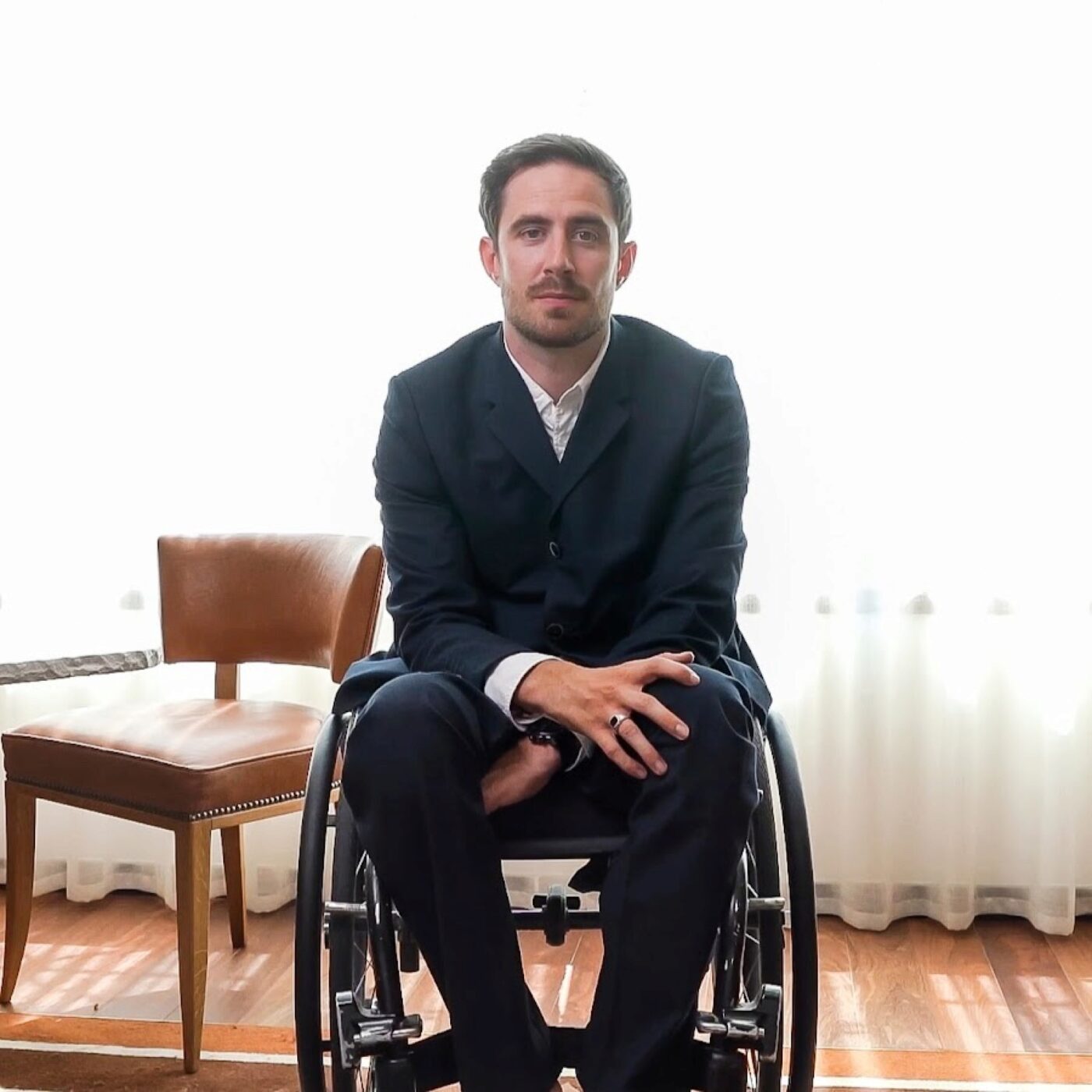 Sensibiliser à l'handicap par les réseaux sociaux episode artwork
