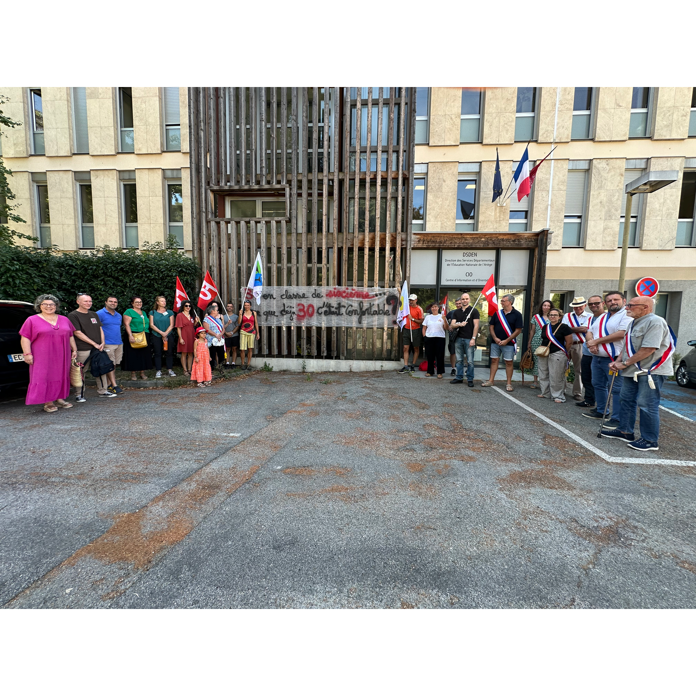 episode cover « On va devoir pousser les murs » : la colère monte face aux classes surchargées à Mirepoix