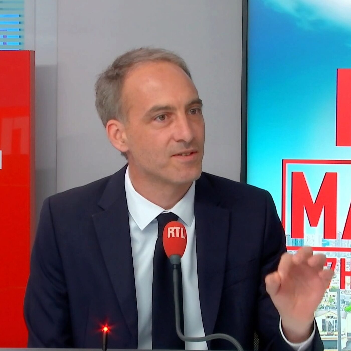 Raphaël Glucksmann, co-président de Place publique, la candidature de Marine Le Pen est "une déchéance"