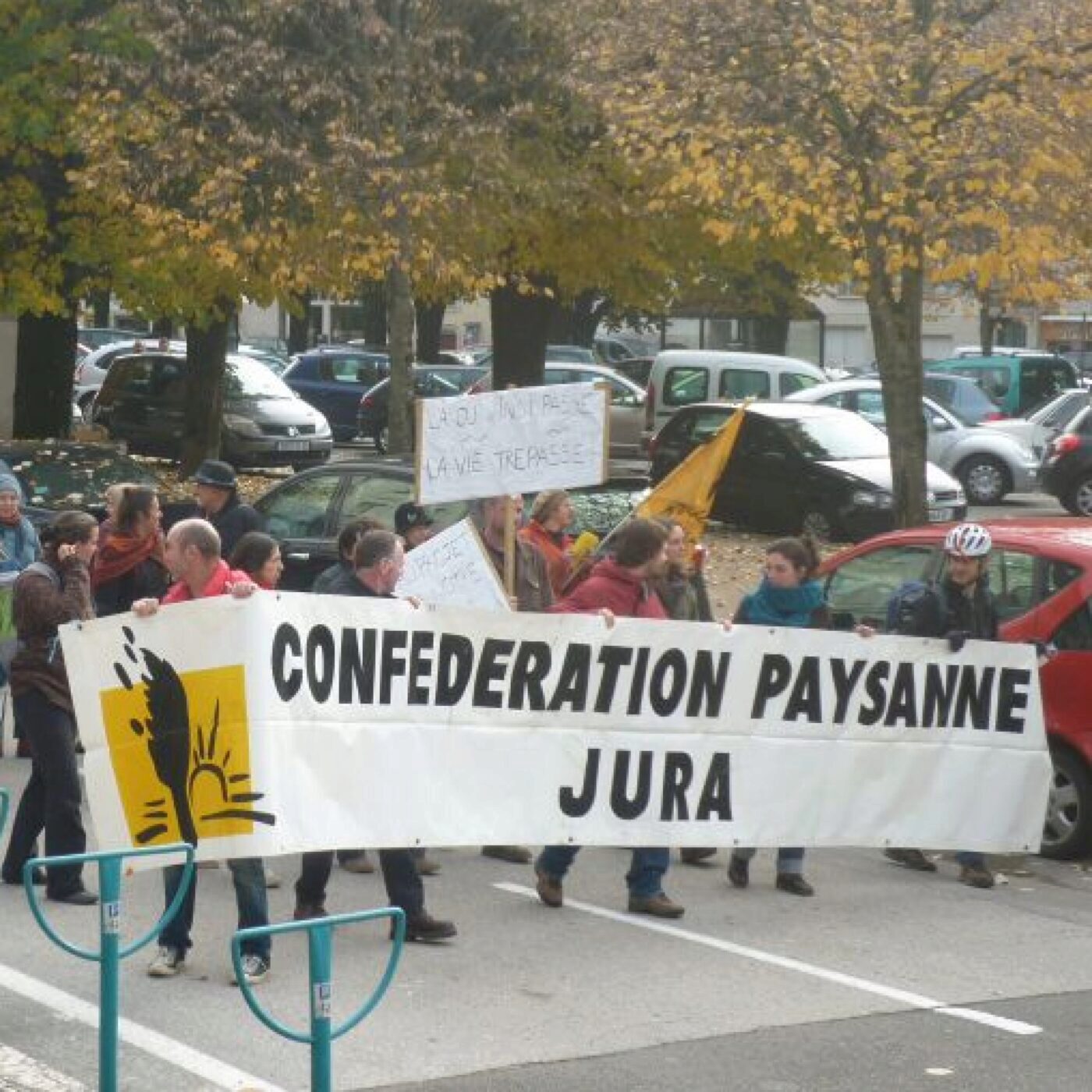 Une manifestation de la Confédération paysanne du Jura à Champagnole episode artwork