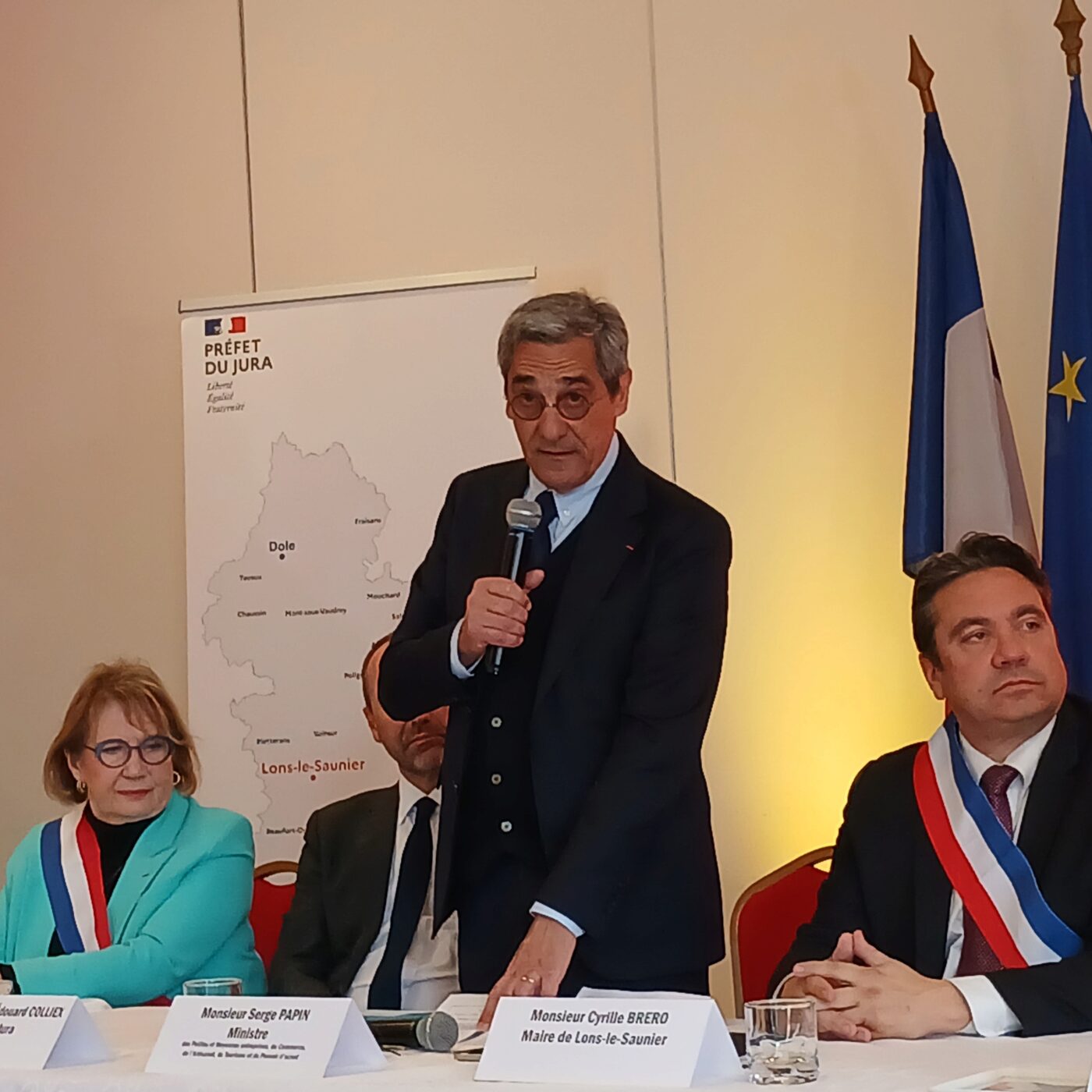 La première charte "Ville commerçante" de France signée à Lons-le-Saunier episode artwork