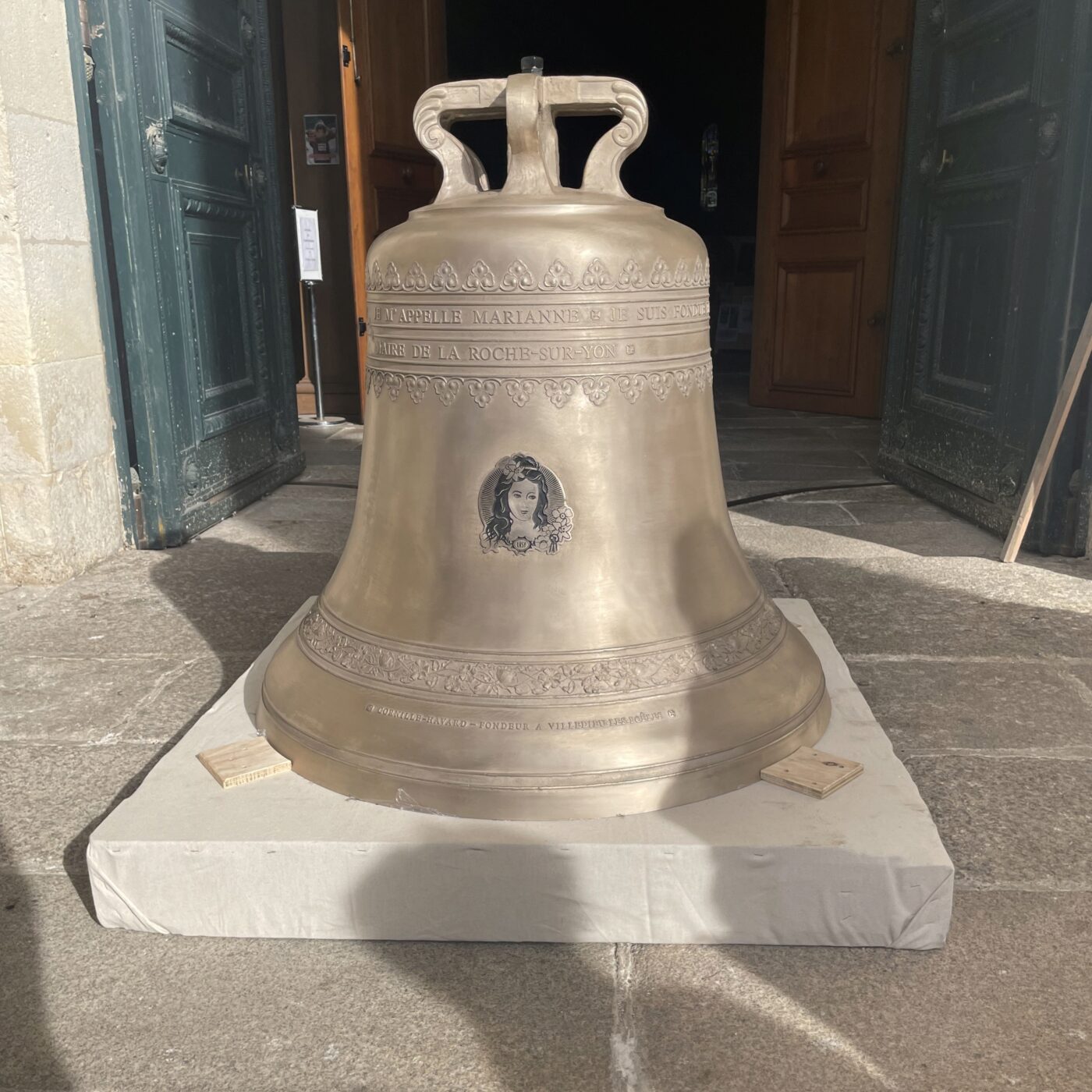 Marianne, la nouvelle cloche de Saint Louis est arrivée episode artwork