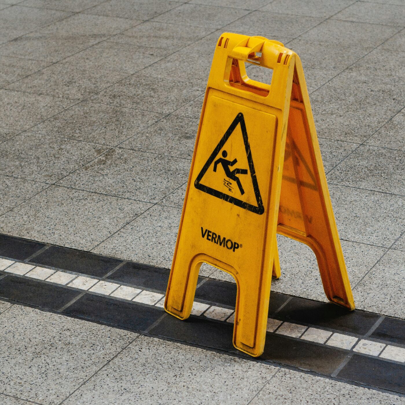 Santé au travail : moins d'accidents mais des conséquences plus graves en région episode artwork
