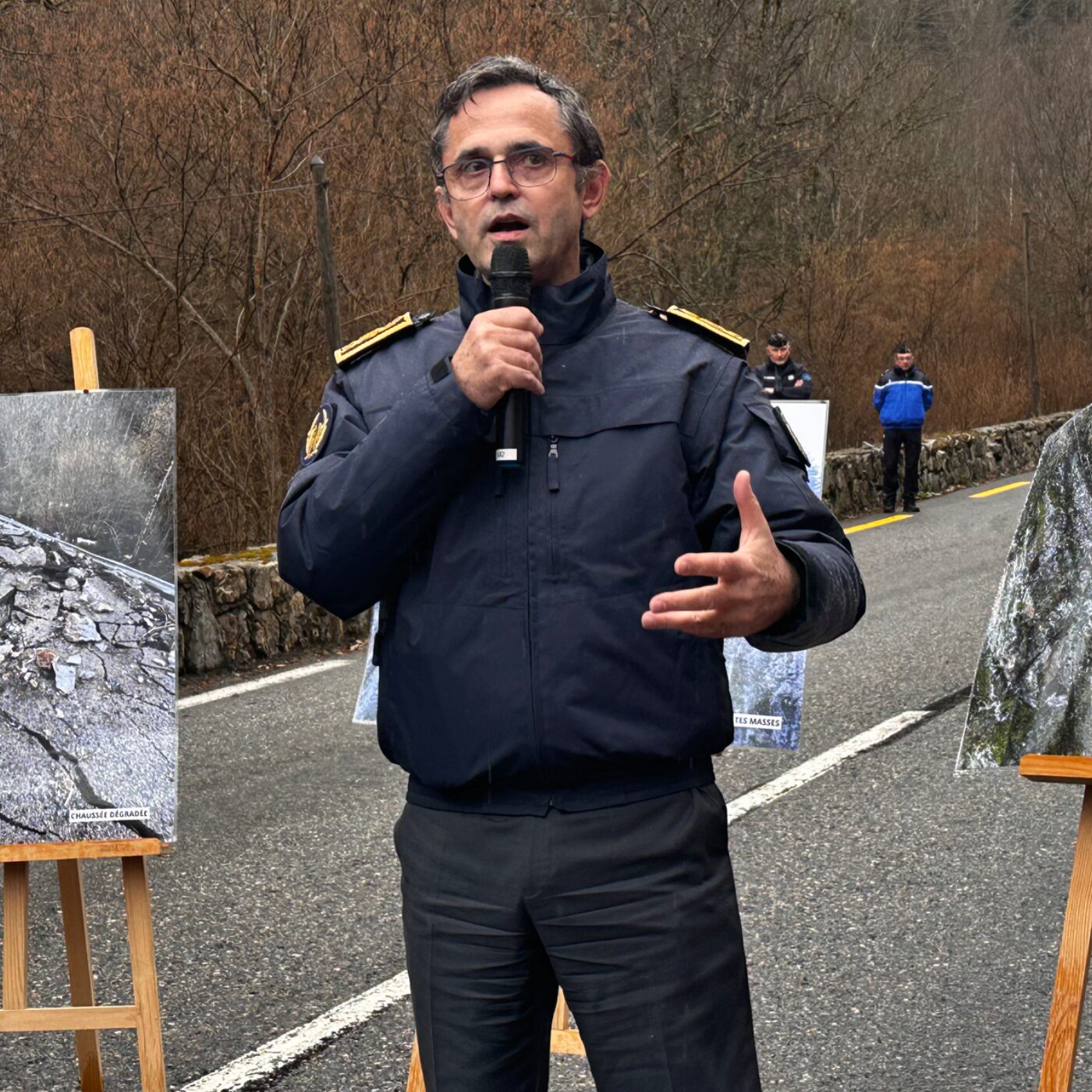 episode cover La RN20 vers l’Andorre rouvre ce lundi après l’éboulement qui avait coupé l’axe. « Il fallait prendre le temps nécessaire », souligne le préfet de l’Ariège, Hervé Brabant.