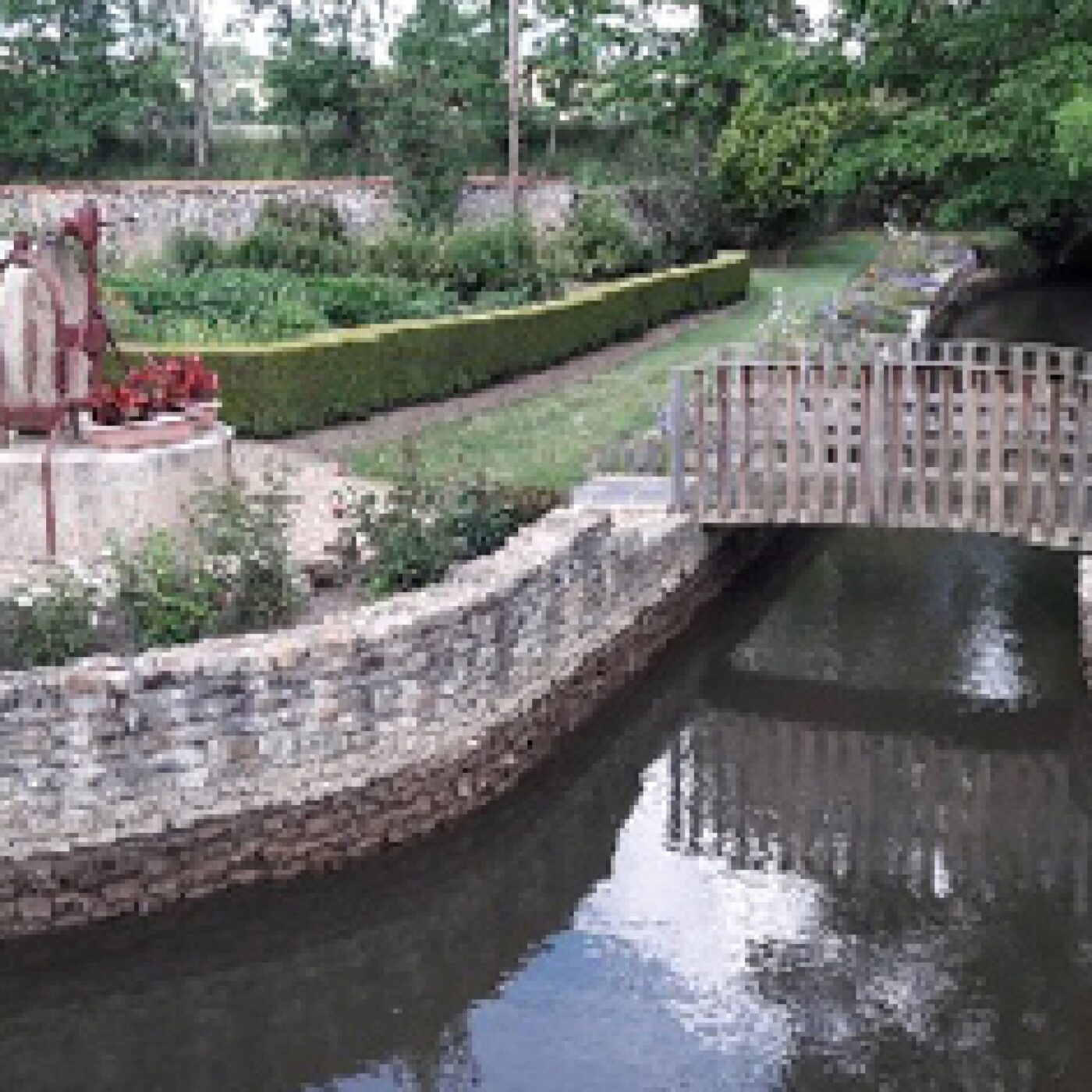 Sur les bords de Loire en été episode artwork
