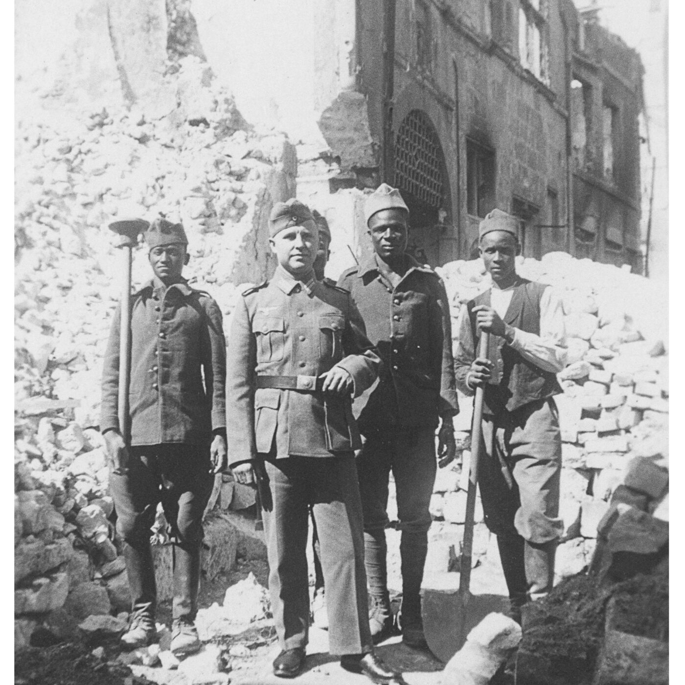 Tirailleurs de la Loire : une histoire des troupes coloniales entre Gien et Blois pendant la seconde guerre mondiale episode artwork
