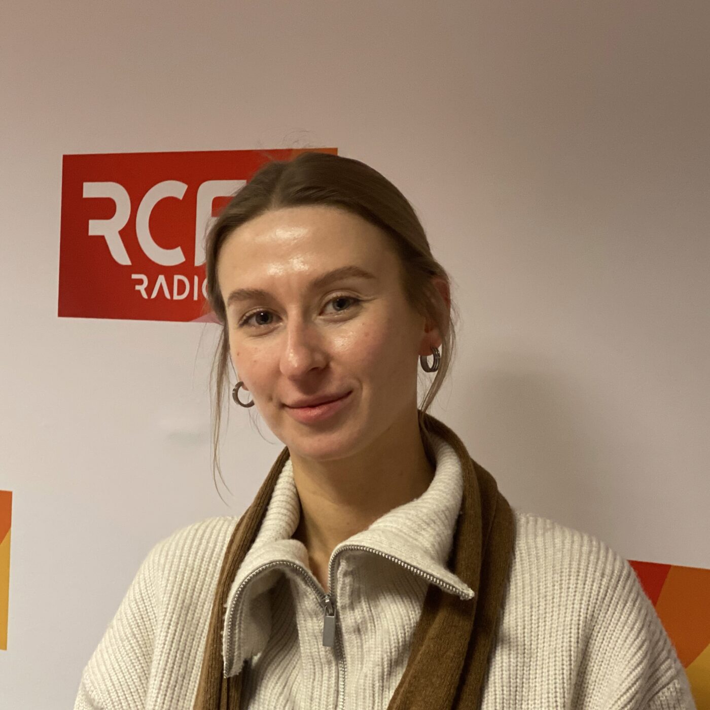 Un an après l'invasion russe de l'Ukraine, témoignage de Lena Heleta, réfugiée. episode artwork