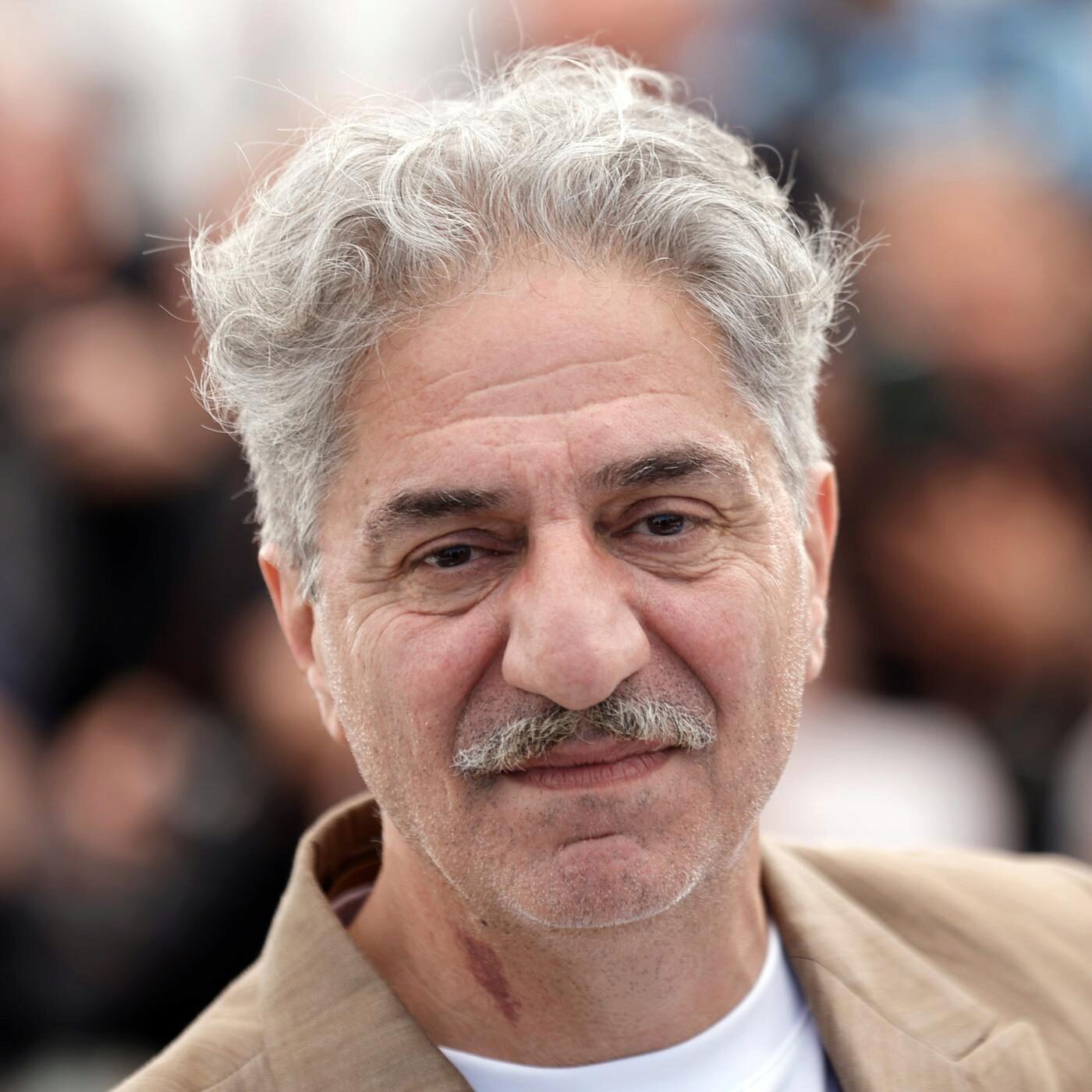 Simon Abkarian pour le film "La bataille de Gaulle" episode artwork