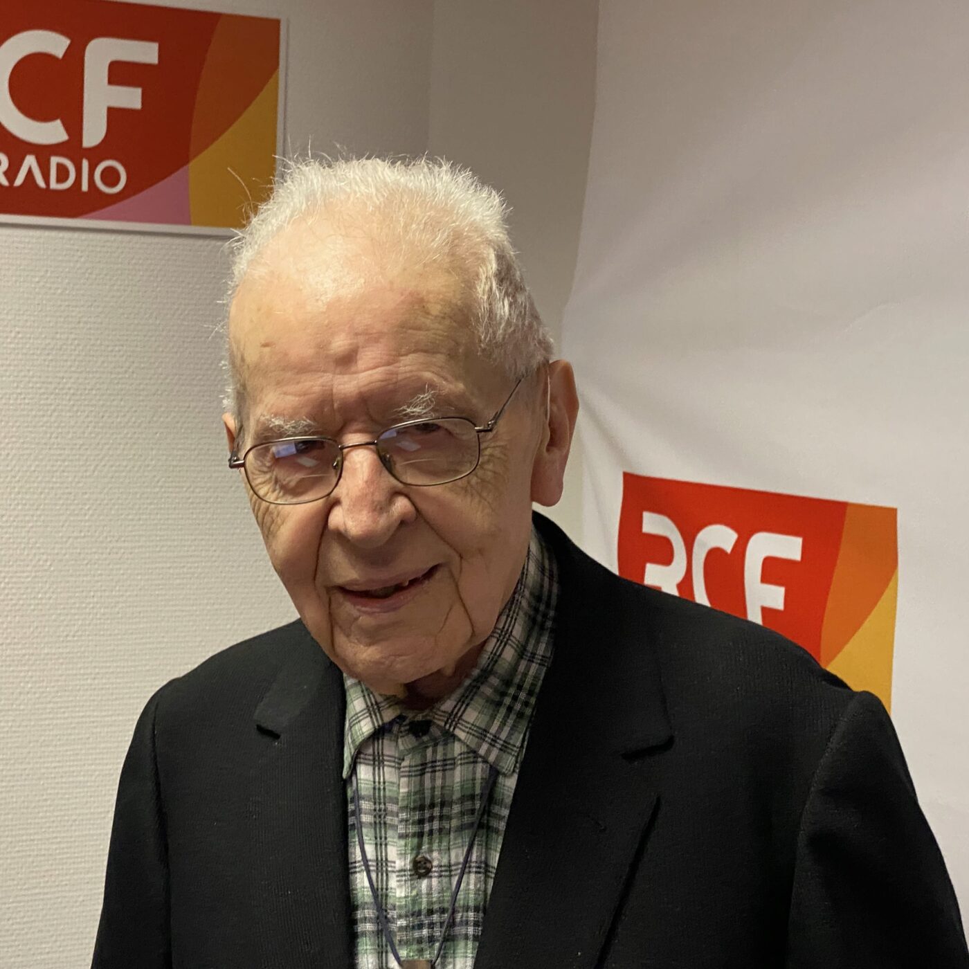 Le père Fauvarque fête ses 100 ans. episode artwork
