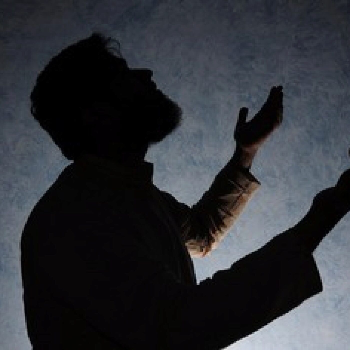 Un prêtre vous répond (04 72 38 20 23)