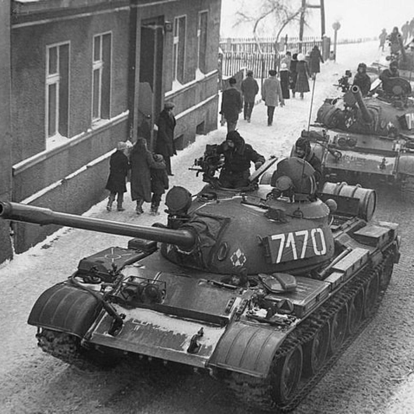 13 décembre 1981: Etat de guerre en Pologne. episode artwork