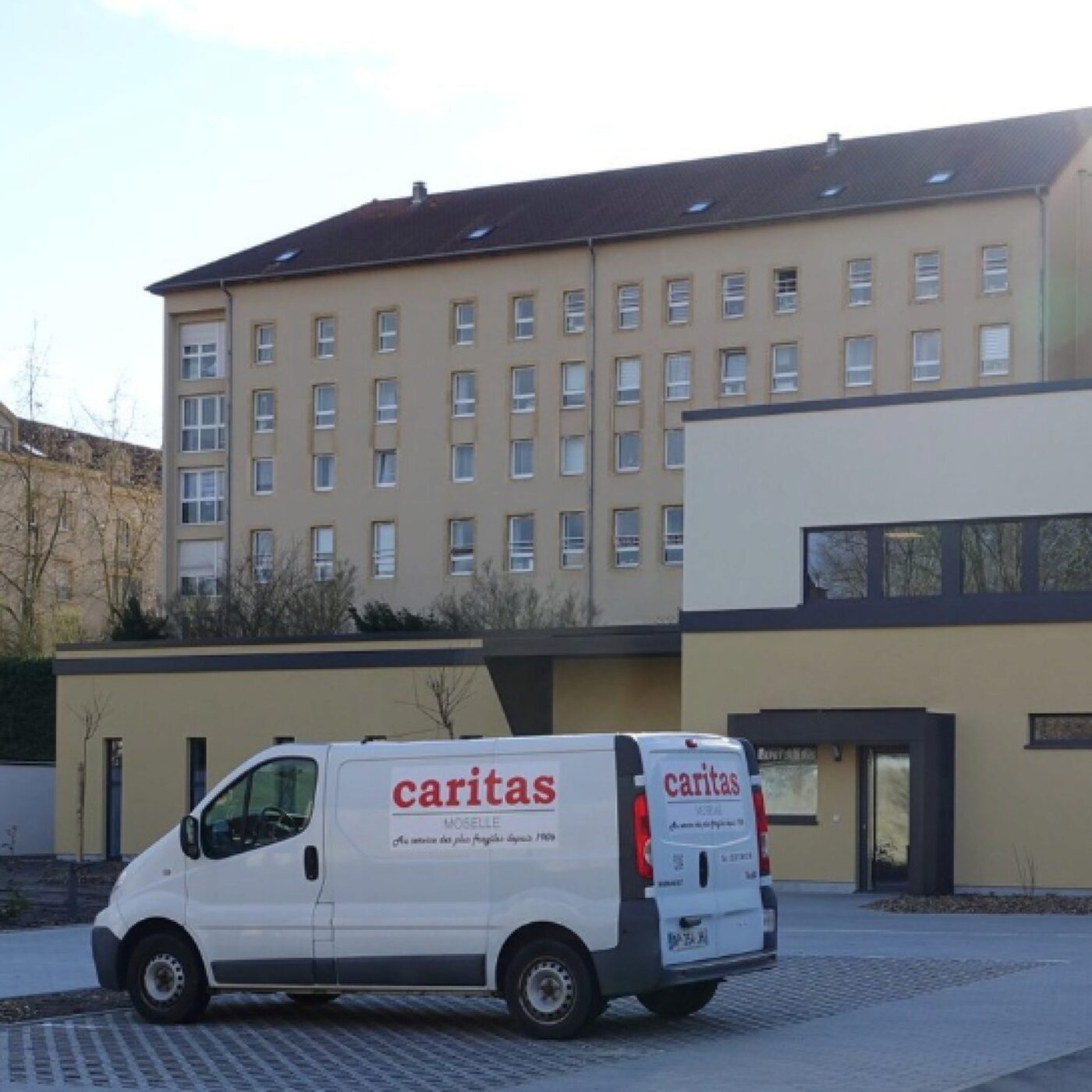 Bientôt les ventes éco-solidaires au vestiaire de Caritas Moselle episode artwork