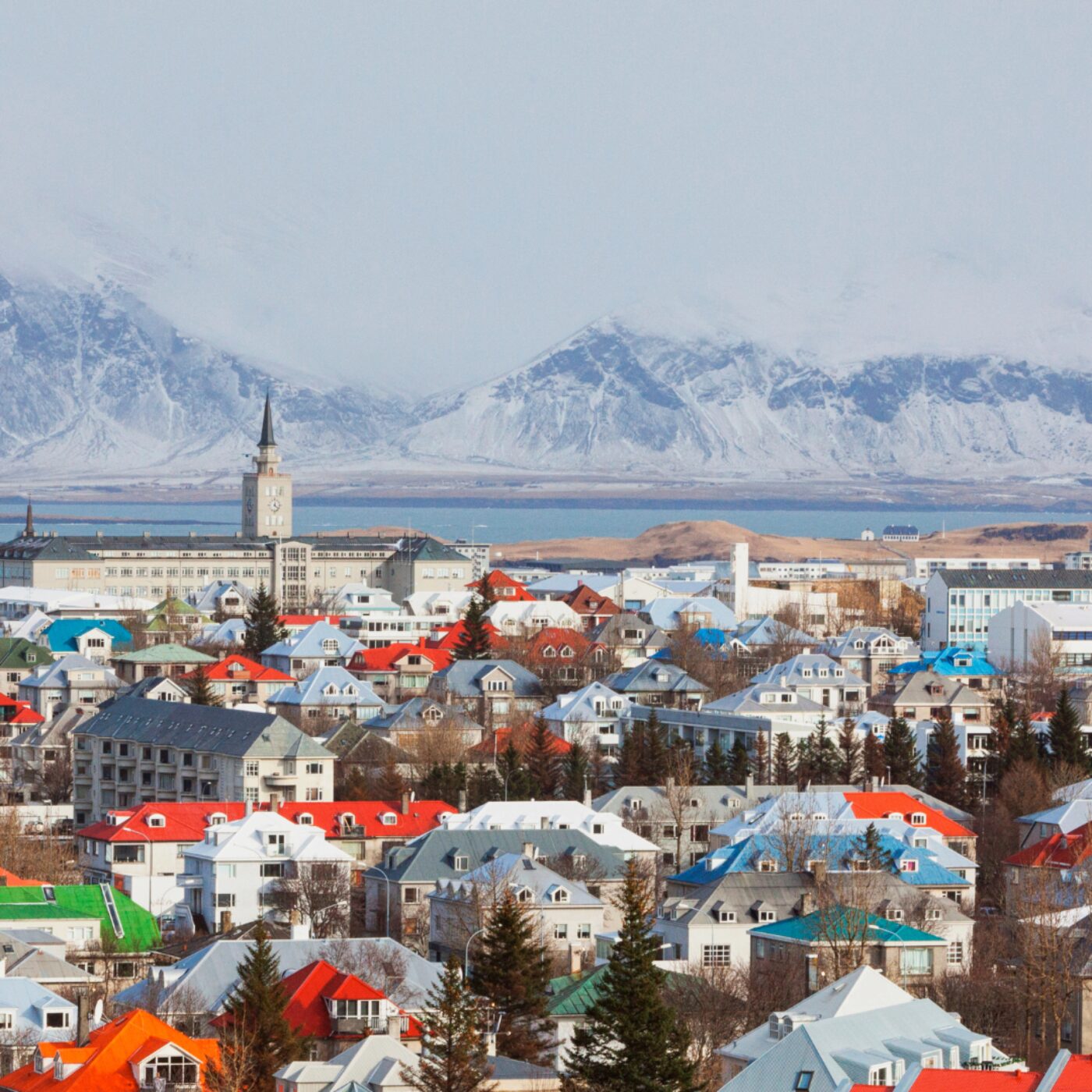 Sommet de Reykjavik : les dirigeants s'engagent dans une europe plus politique episode artwork