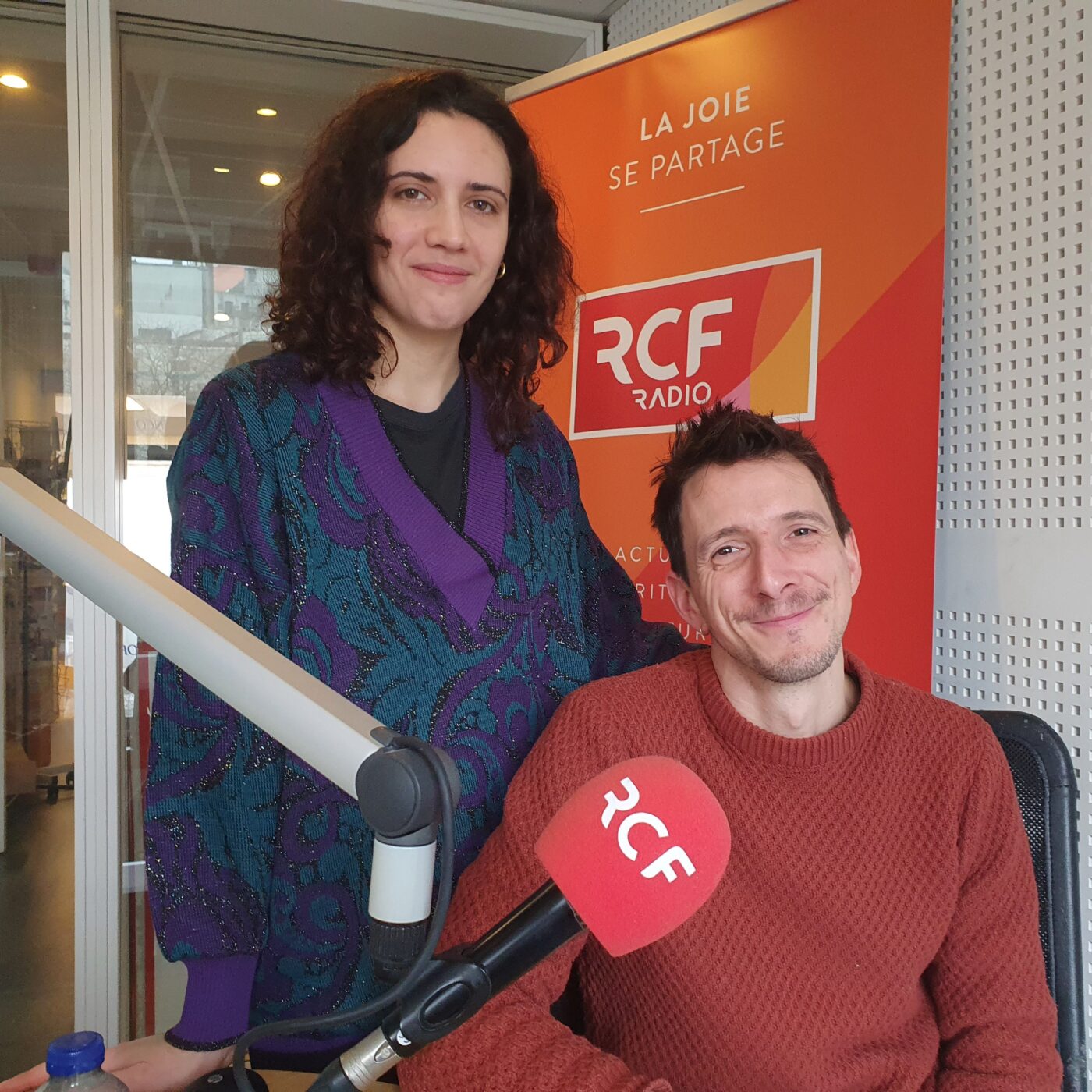 Thibault Sartori et Marie Bonnarme , pour "Des gens au travail" Riches Claires episode artwork