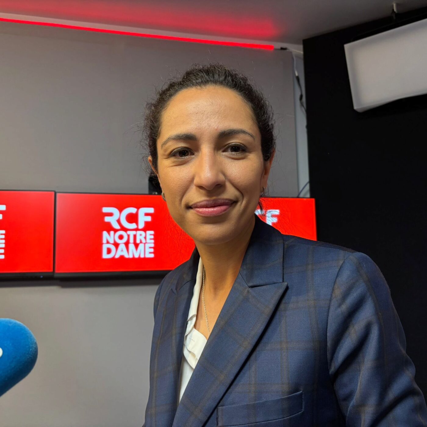 "L'IA vient grignoter la capacité de l'enfant à grandir, à rêver", pointe Sarah El Haïry après sa rencontre avec le pape