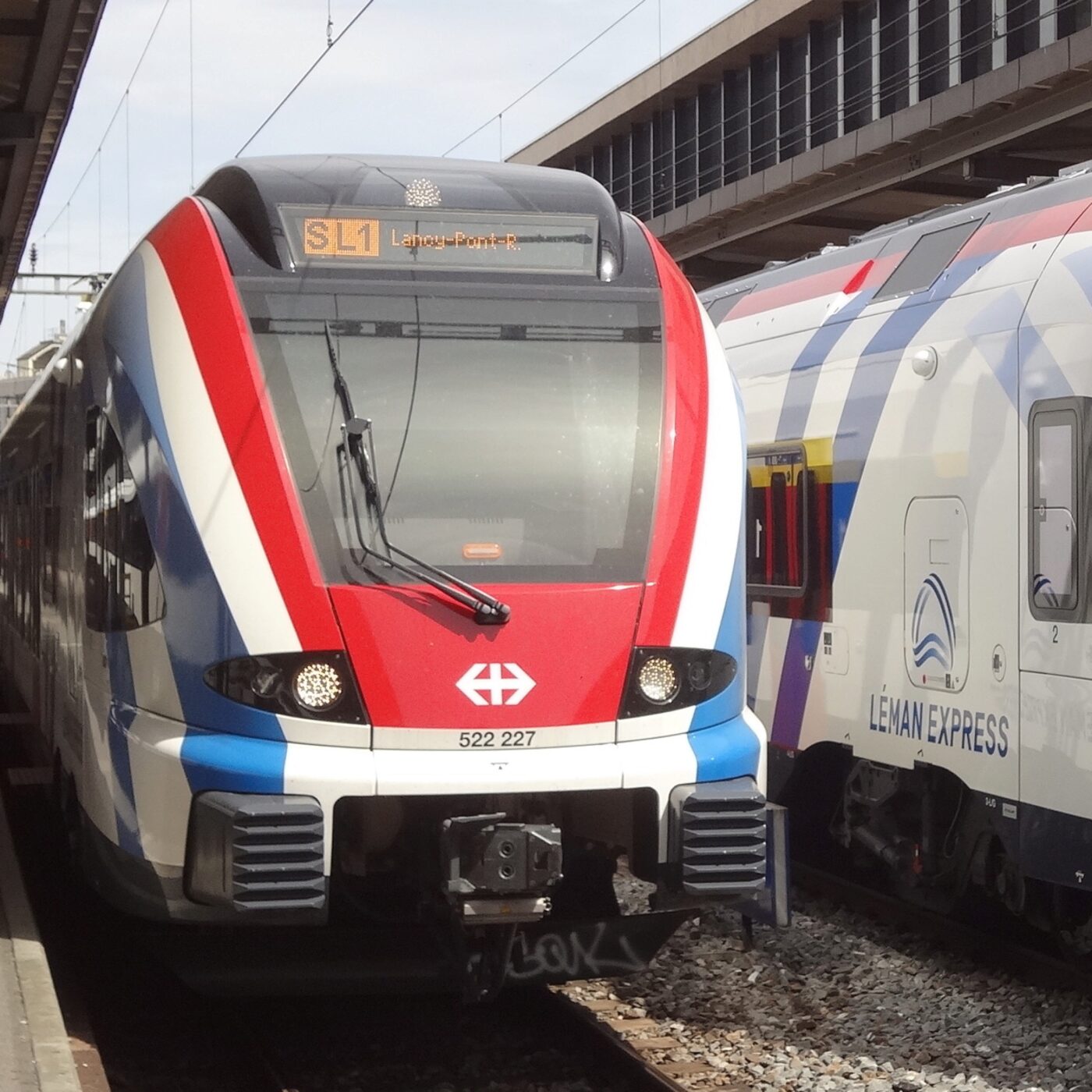 Léman Express : les usagers réclament des trains à deux étages episode artwork
