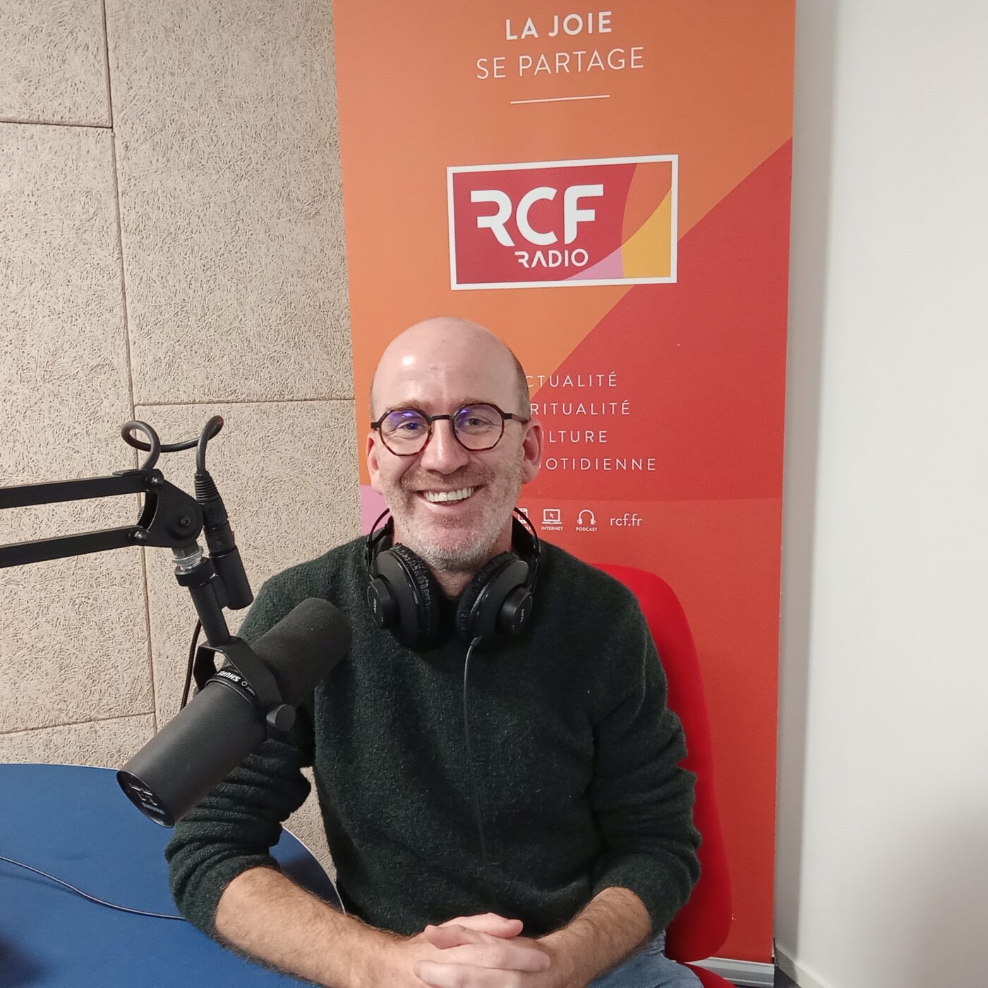 Régis Delanoë, journaliste et auteur : "je me suis mis en tête de prolonger son geste mémoriel" episode artwork