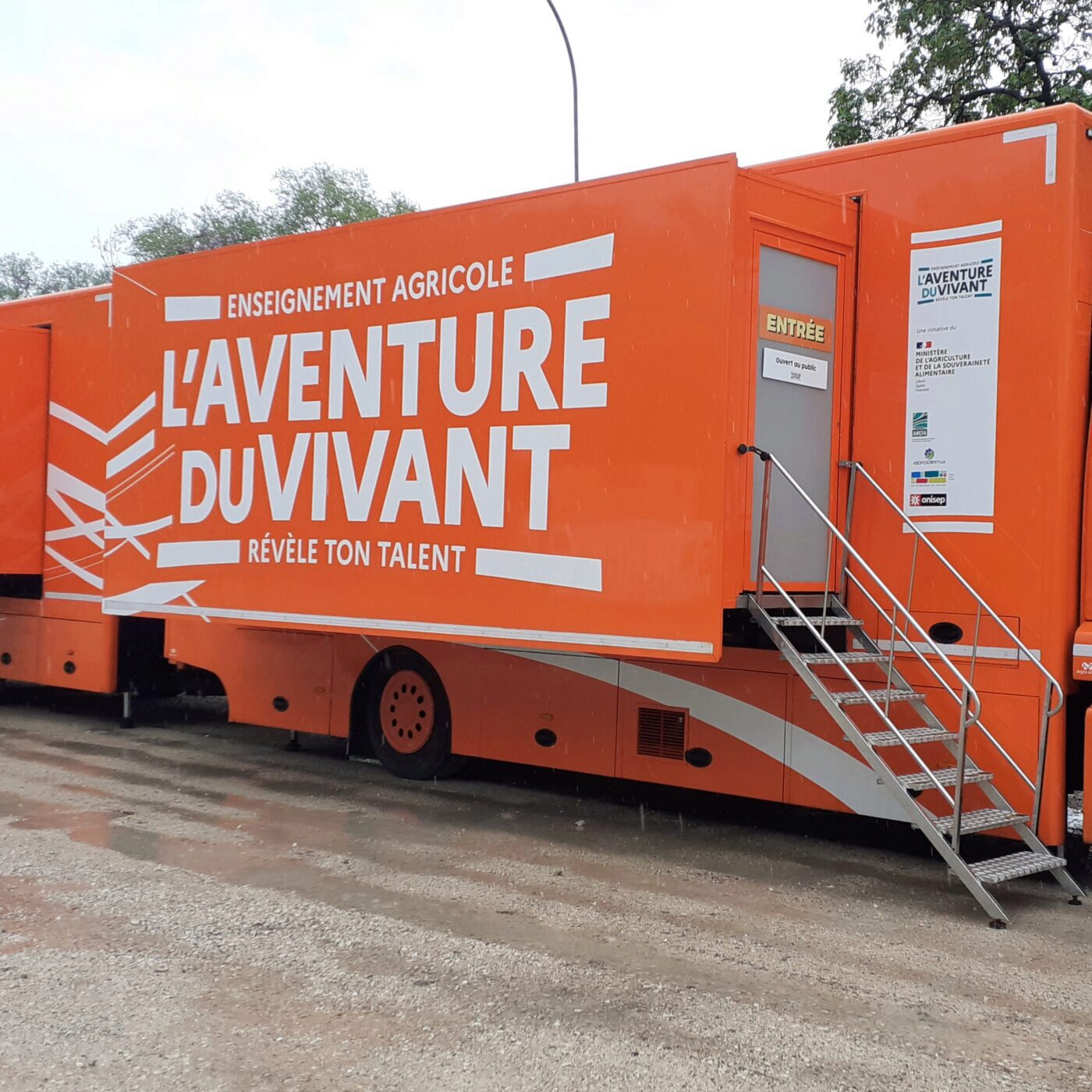 Le camion "L'Aventure du Vivant" de passage à Dole et Saint-Vit episode artwork