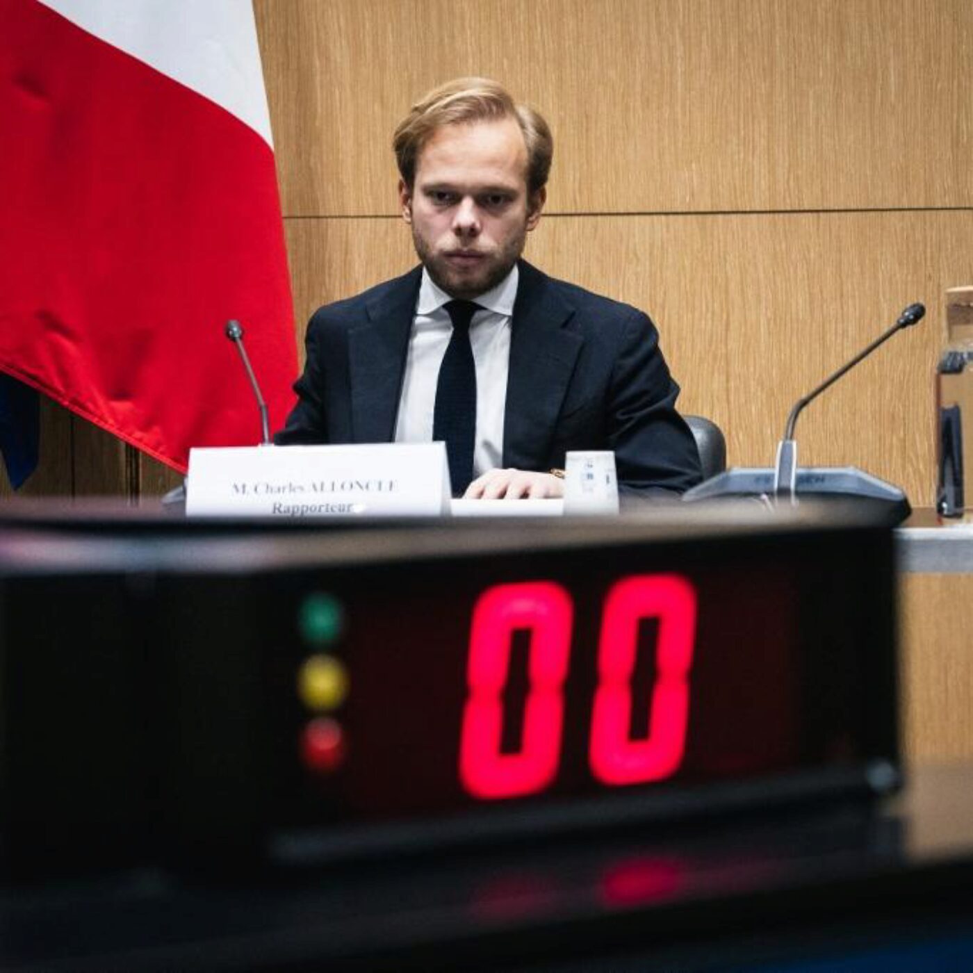 Audiovisuel public 3/5 - Des comptes à rendre Audiovisuel public 3/5 - Des comptes à rendre