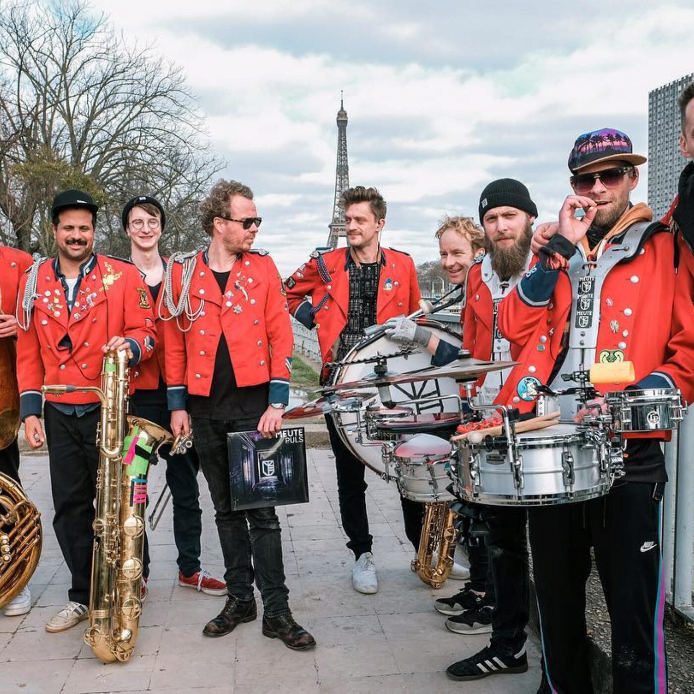 De la musique vivante avec la fanfare techno "Meute" et "Junkyard Crew" episode artwork
