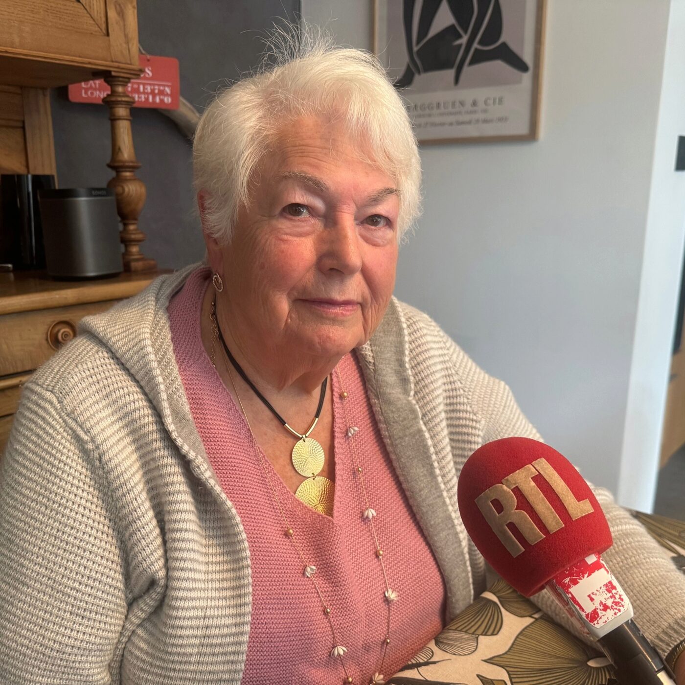 Marie-Thérèse, une Française de 85 ans incarcérée par l'immigration américaine, "un cauchemar", raconte son calvaire episode artwork