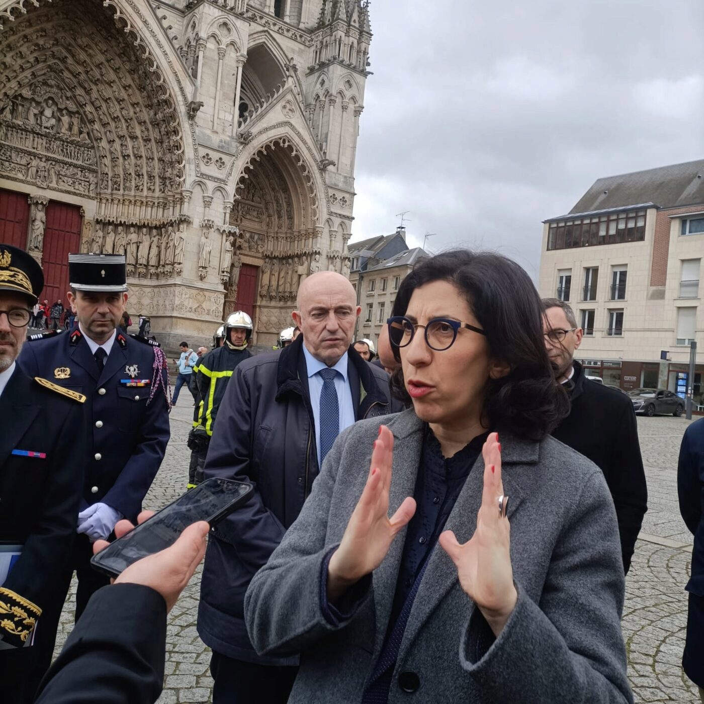 Visite de la ministre de la culture à Amiens. Sécurisation des cathédrales. episode artwork