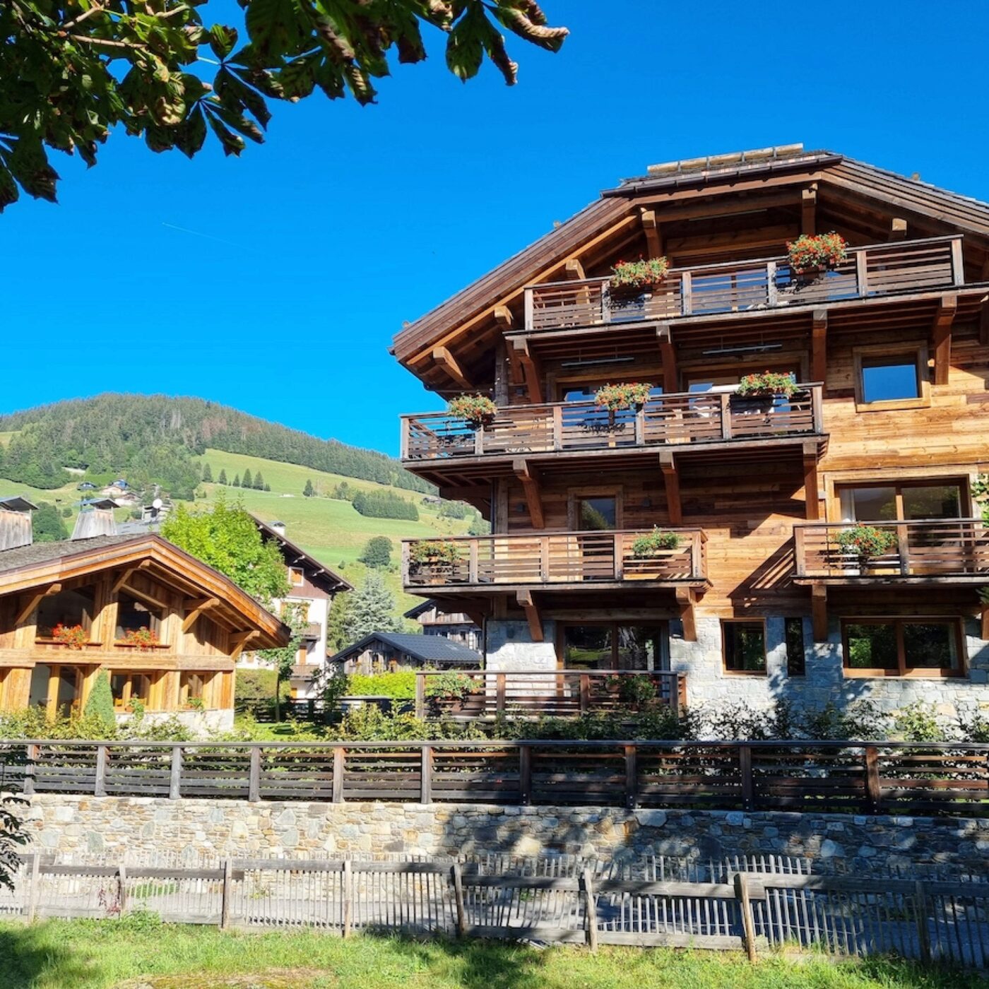 Immobilier : le secteur est en difficulté dans les Pays de Savoie episode artwork