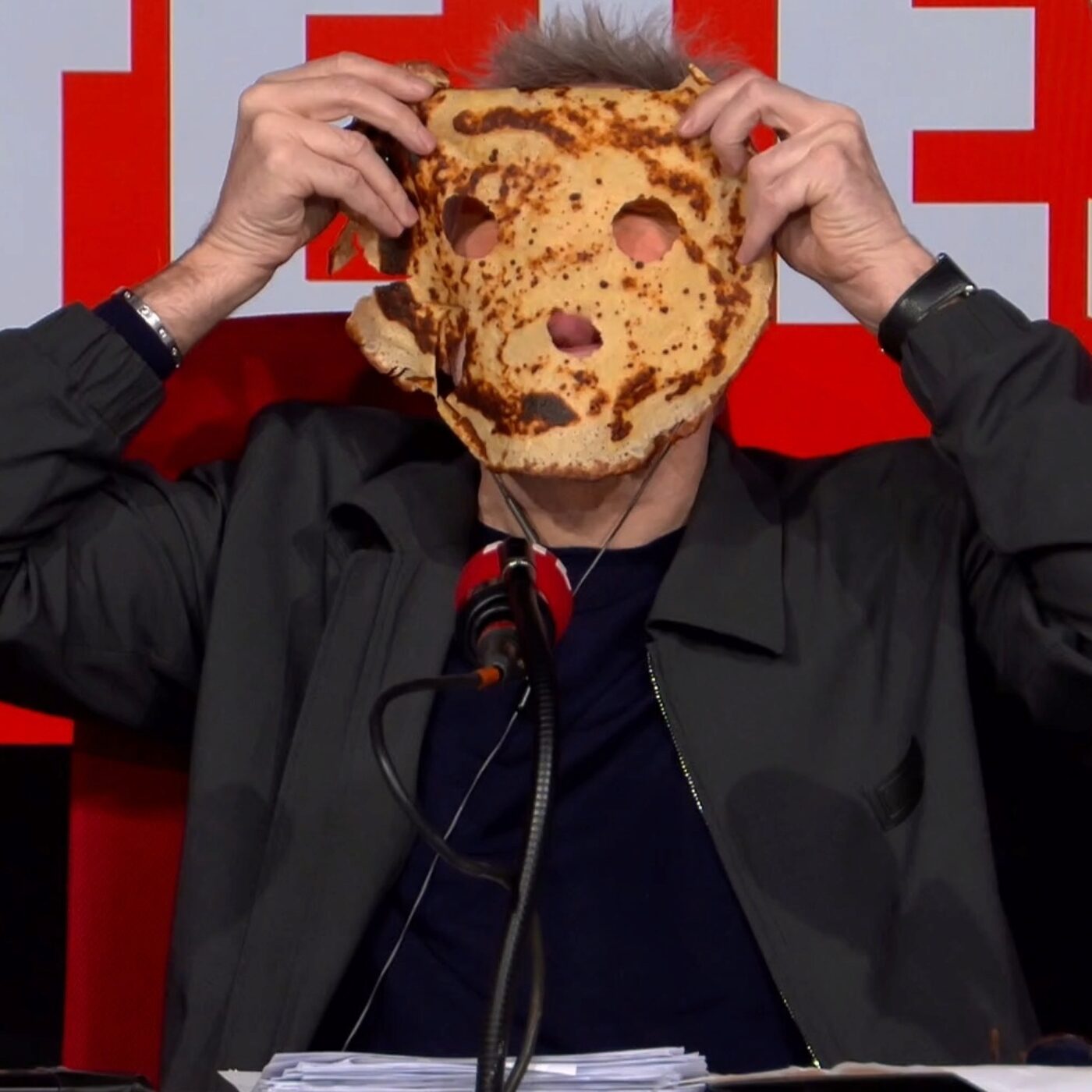 PÉPITE - Les Grosses Têtes font "rouroute" avec leurs crêpes