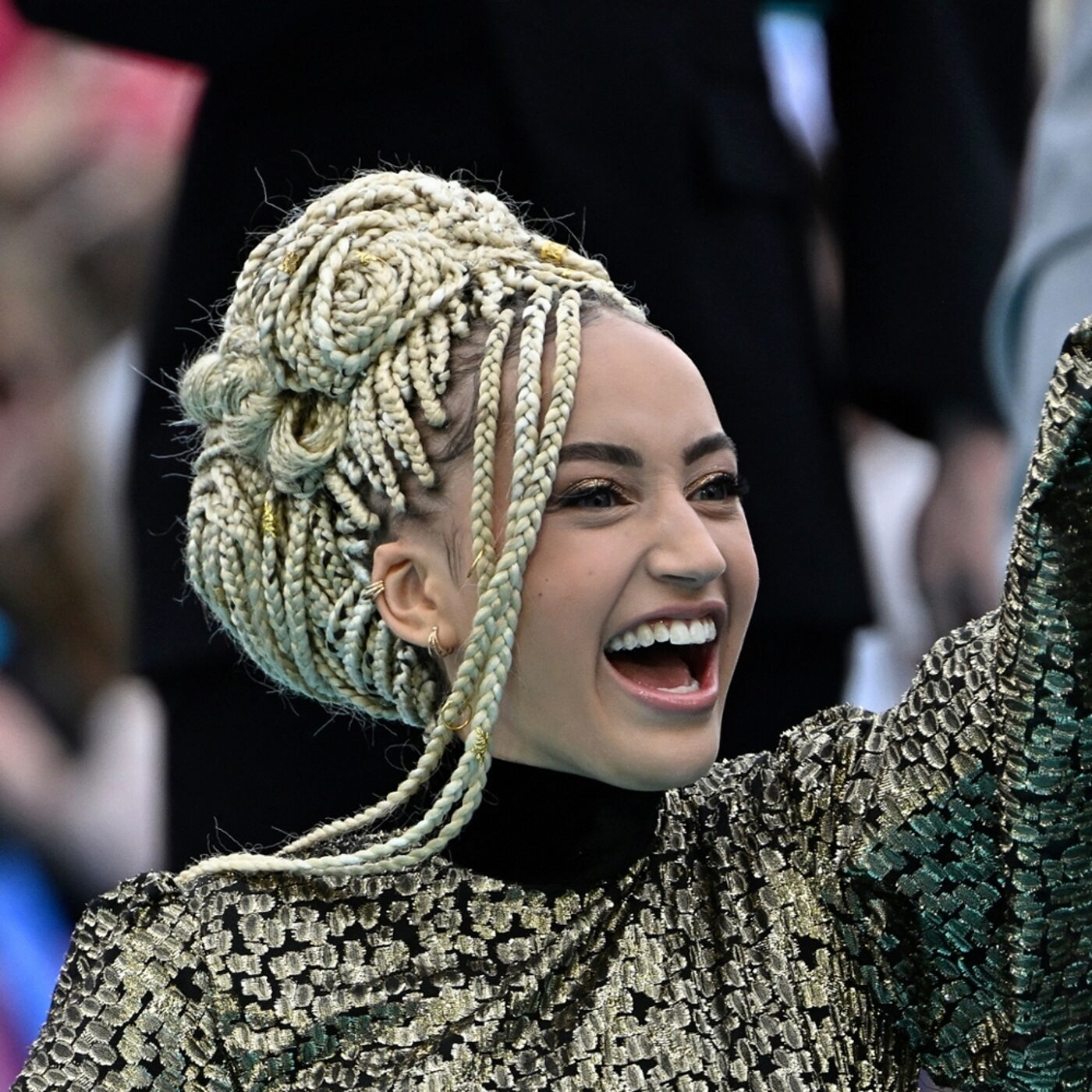 La chanteuse Monroe se confie sur ce "grand honneur" de représenter la France avant la finale de l'Eurovision
