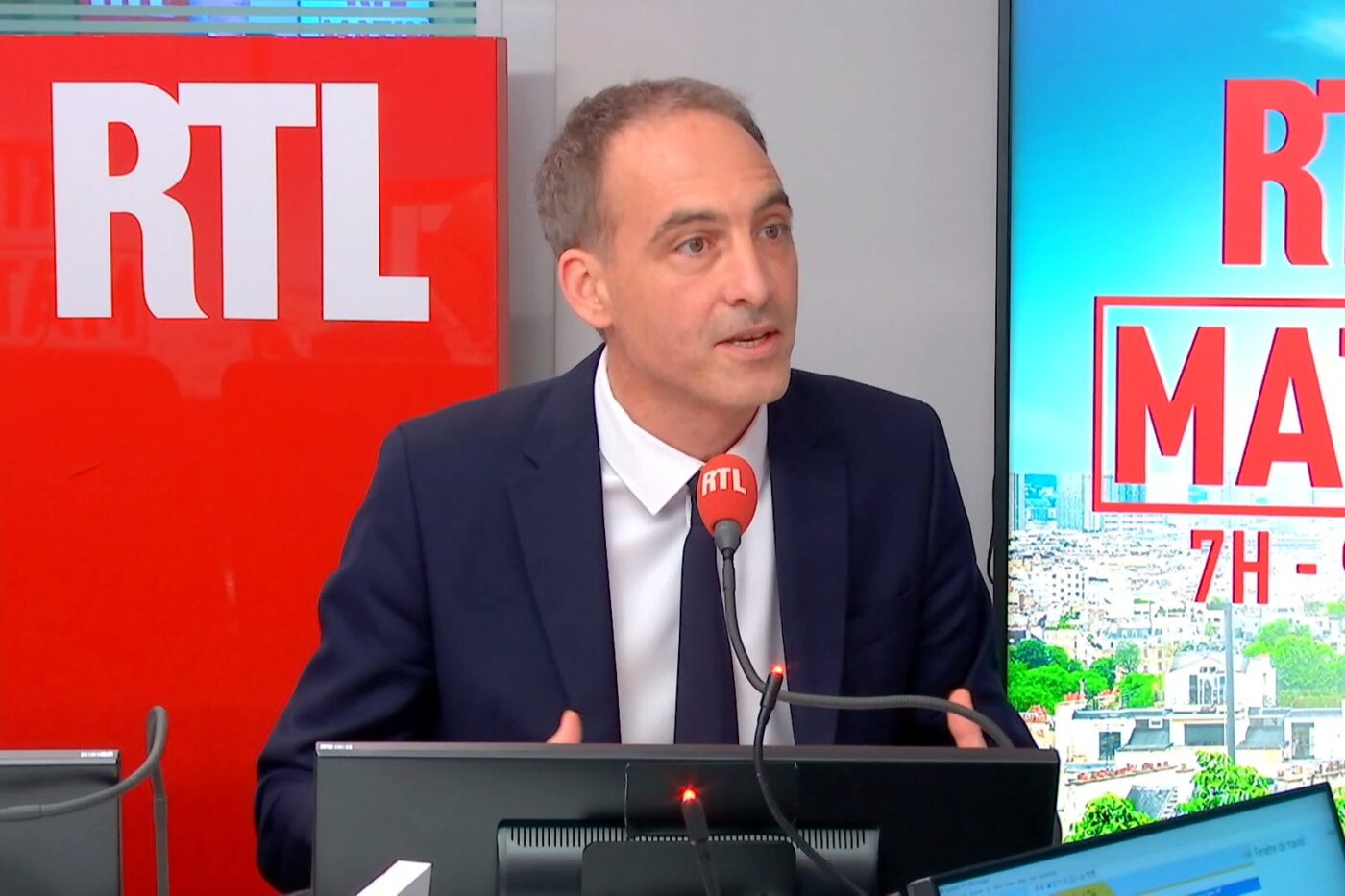 "LFI brutalise le débat public" : après la mort de Quentin, Raphaël Glucksmann dénonce sur RTL "une responsabilité des dirigeants politiques qui attisent la haine" "LFI brutalise le débat public" : après la mort de Quentin, Raphaël Glucksmann dénonce sur RTL "une responsabilité des dirigeants politiques qui attisent la haine"