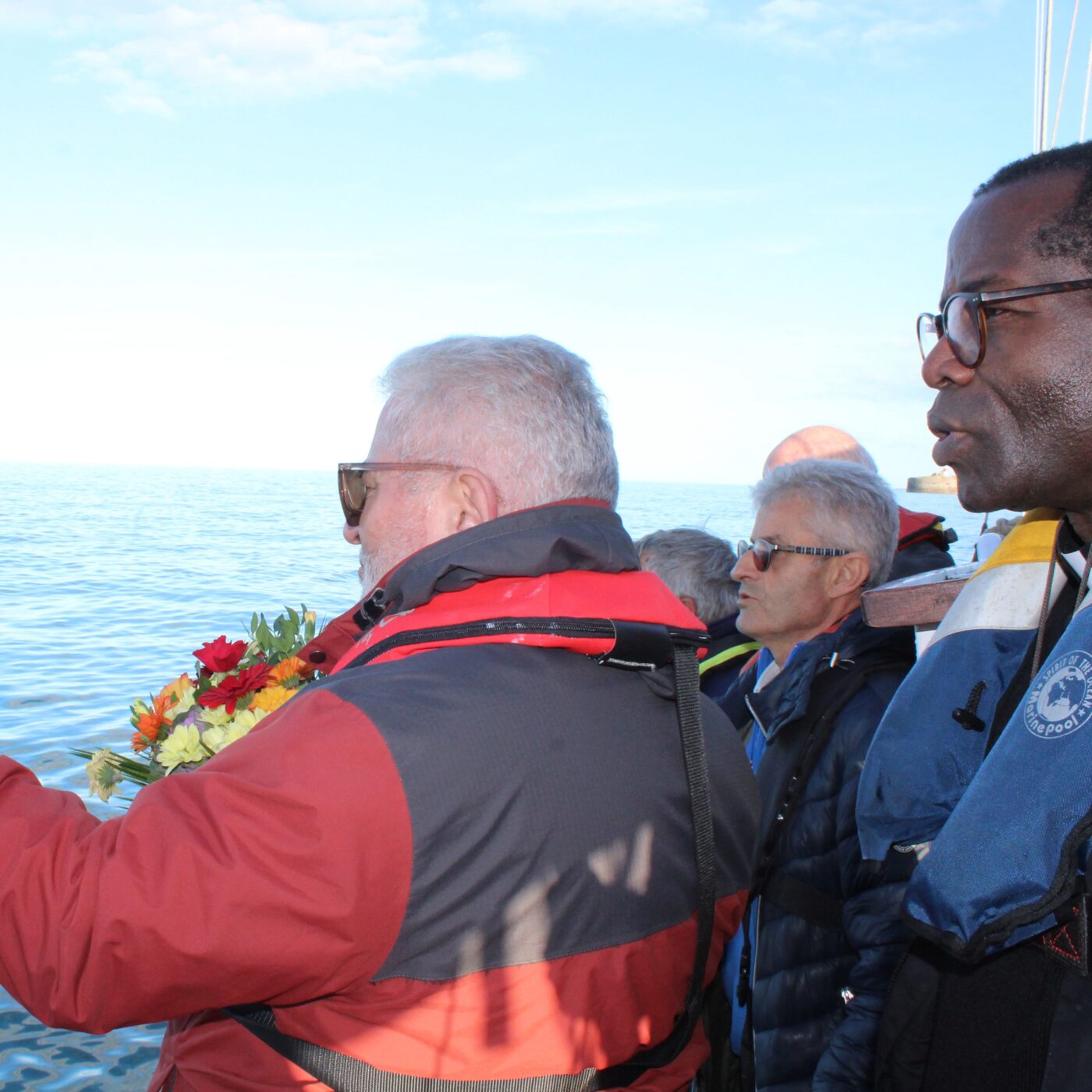 Reportage : un hommage aux migrants disparus en mer à Cherbourg episode artwork