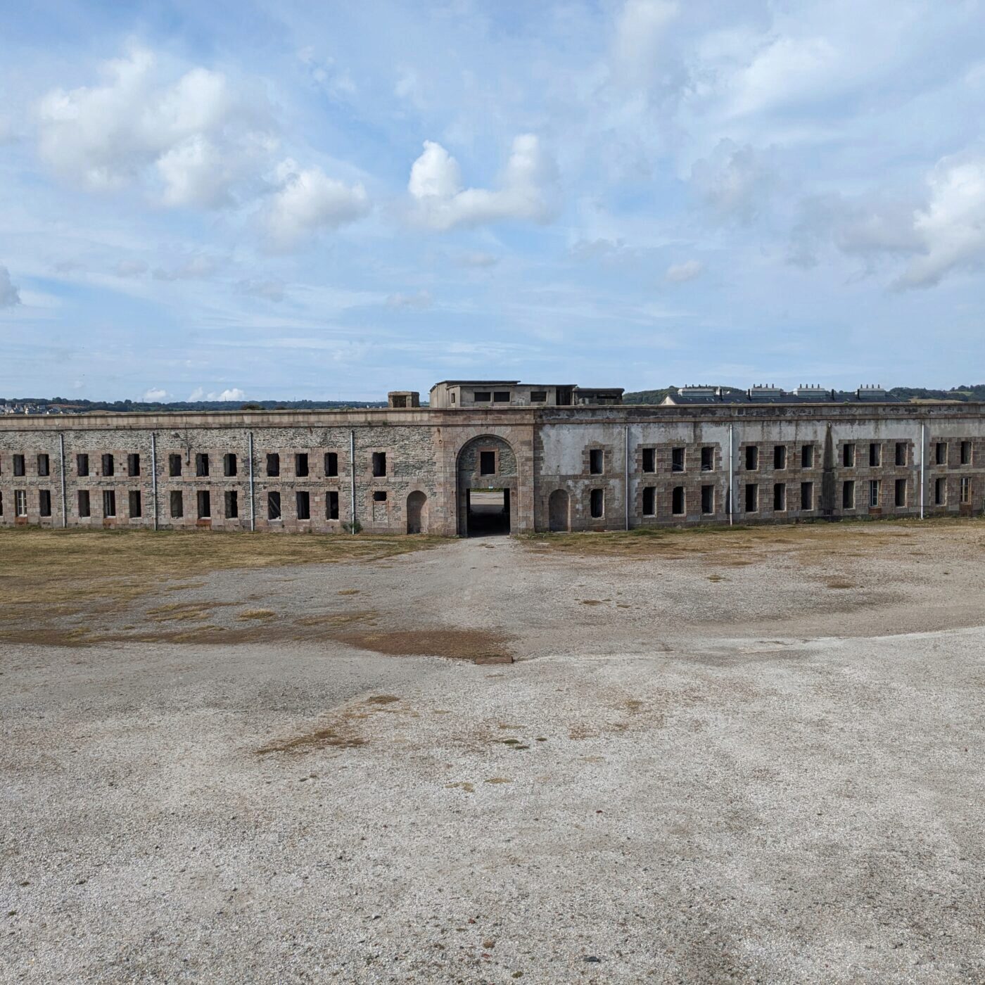 Fort de Querqueville  : la pépite cachée du patrimoine du Cotentin [Intégral] episode artwork