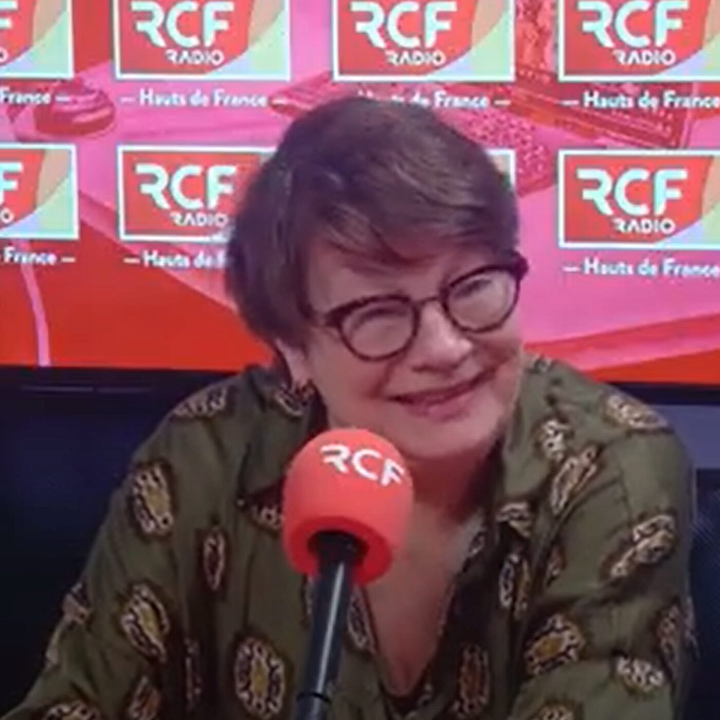 Récolter des bouchons pour lutter contre le cancer. Tatie Bouchons episode artwork