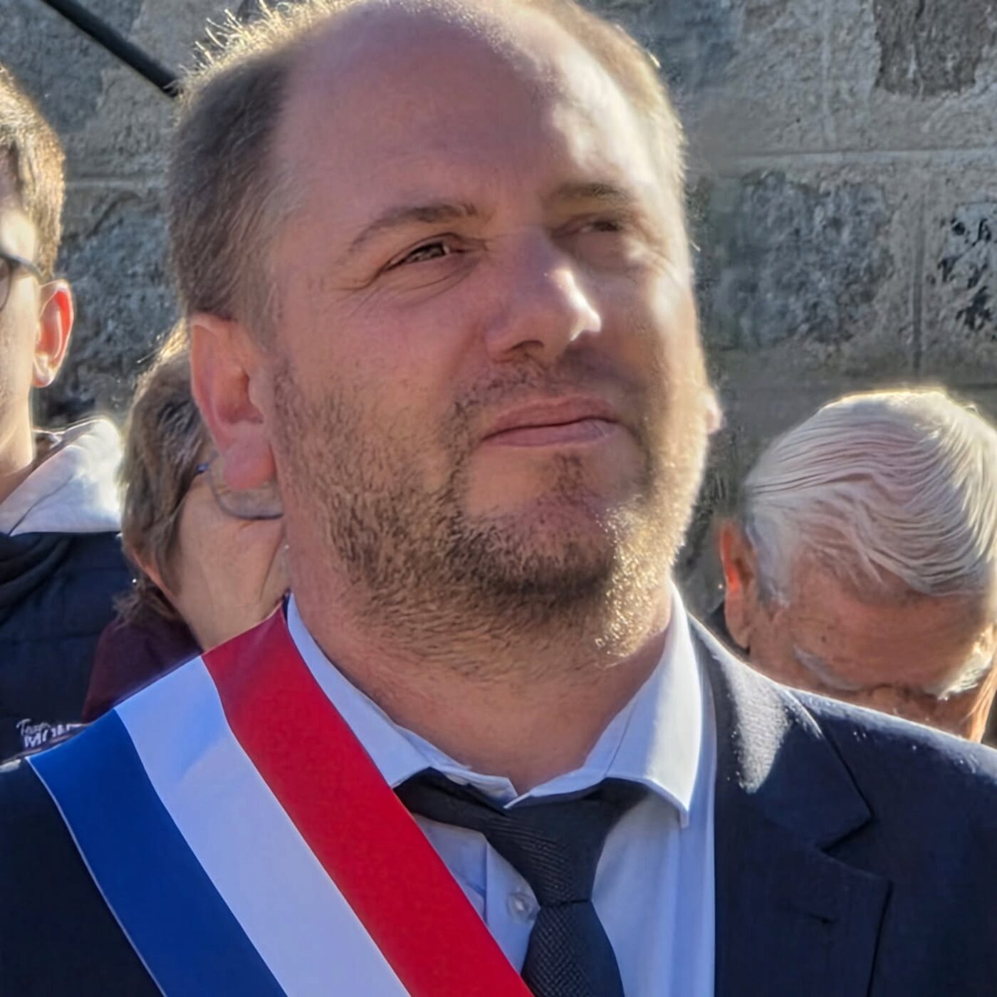Prix du carburants : les députés communistes déposent un texte pour "encadrer les marges" et "faire baisser la TVA à 5,5% pendant 6 mois" episode artwork